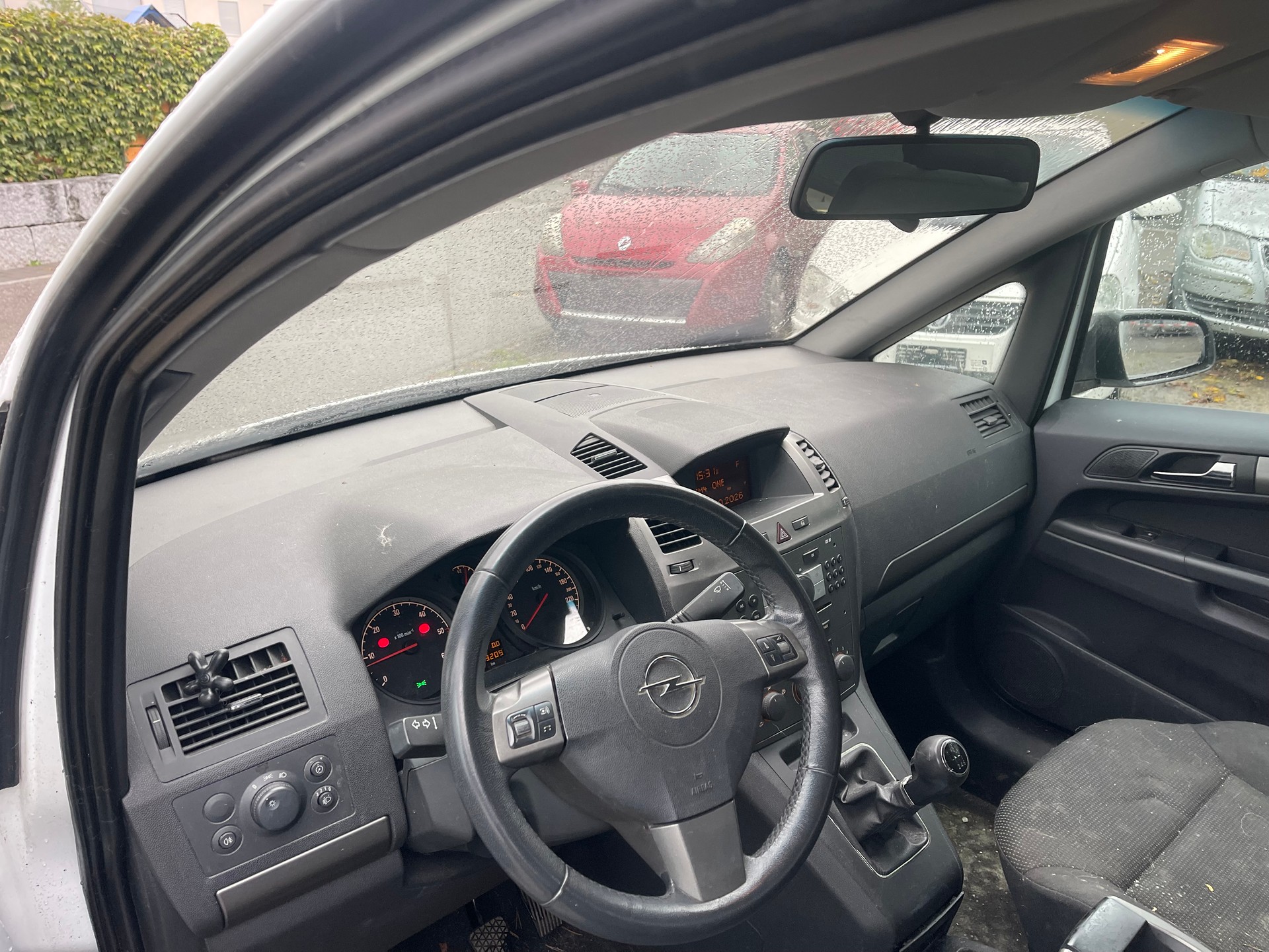 OPEL Zafira 1.9 CDTI (Essentia)-image-7