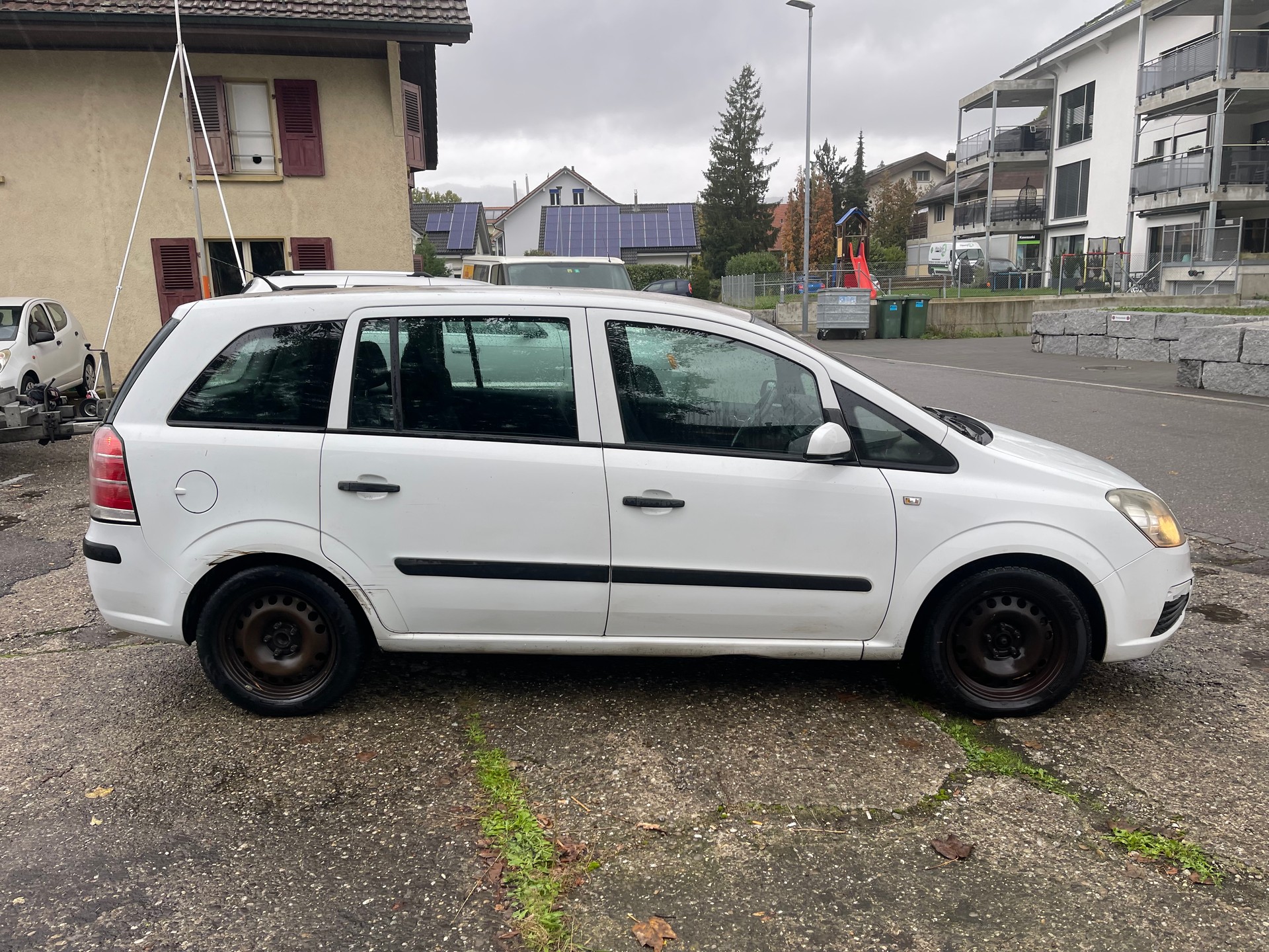 OPEL Zafira 1.9 CDTI (Essentia)-image-3