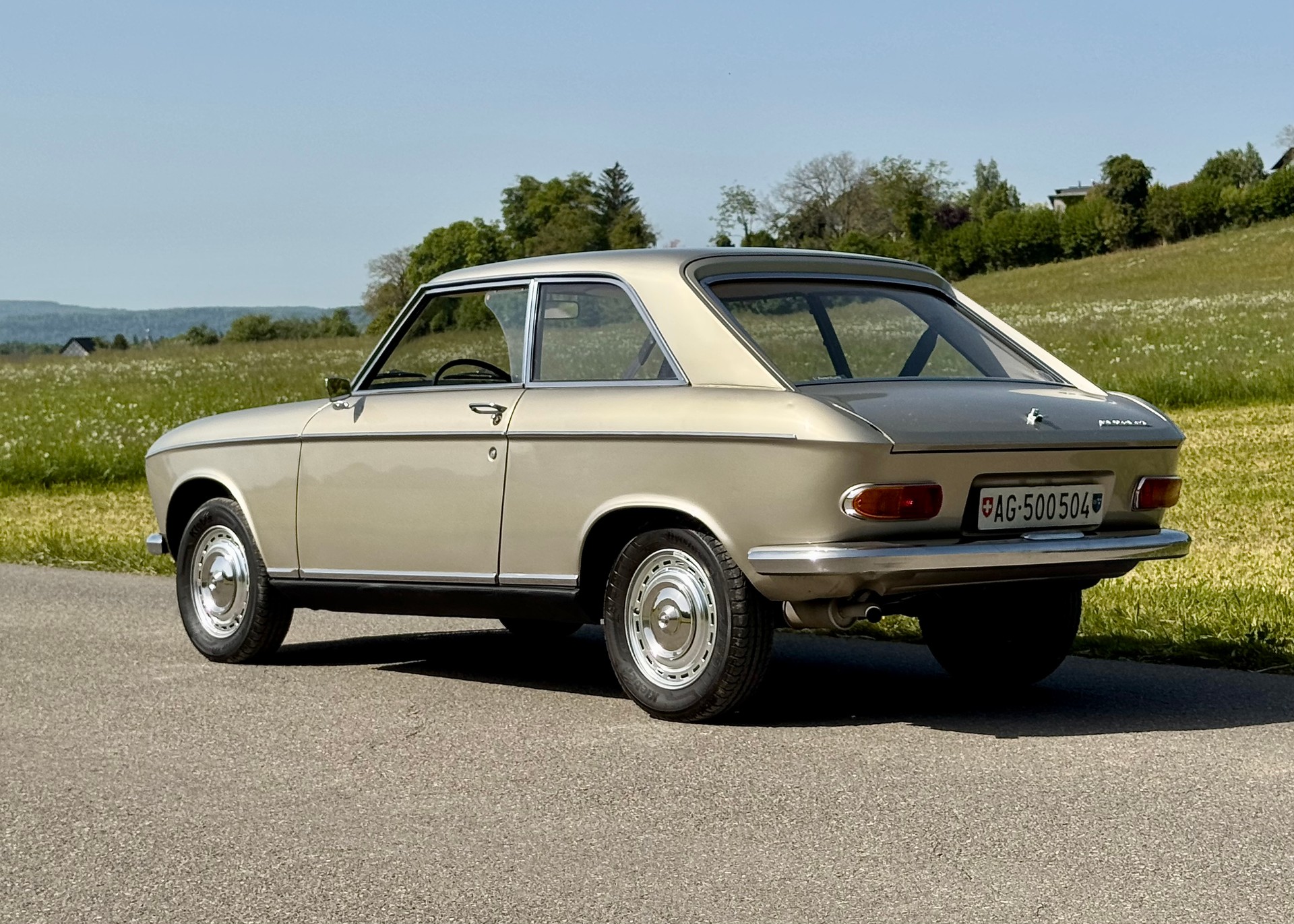 PEUGEOT 204-image-2