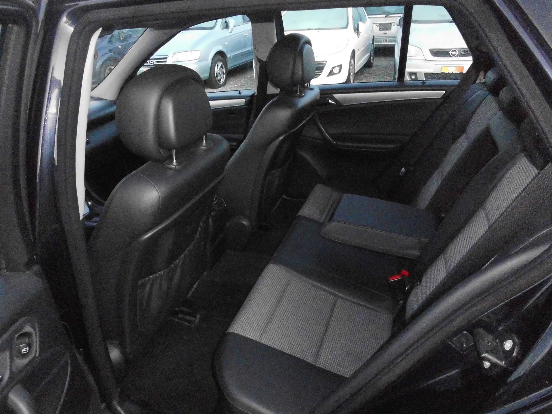 MERCEDES-BENZ C 180 Kompressor Avantgarde-image-10