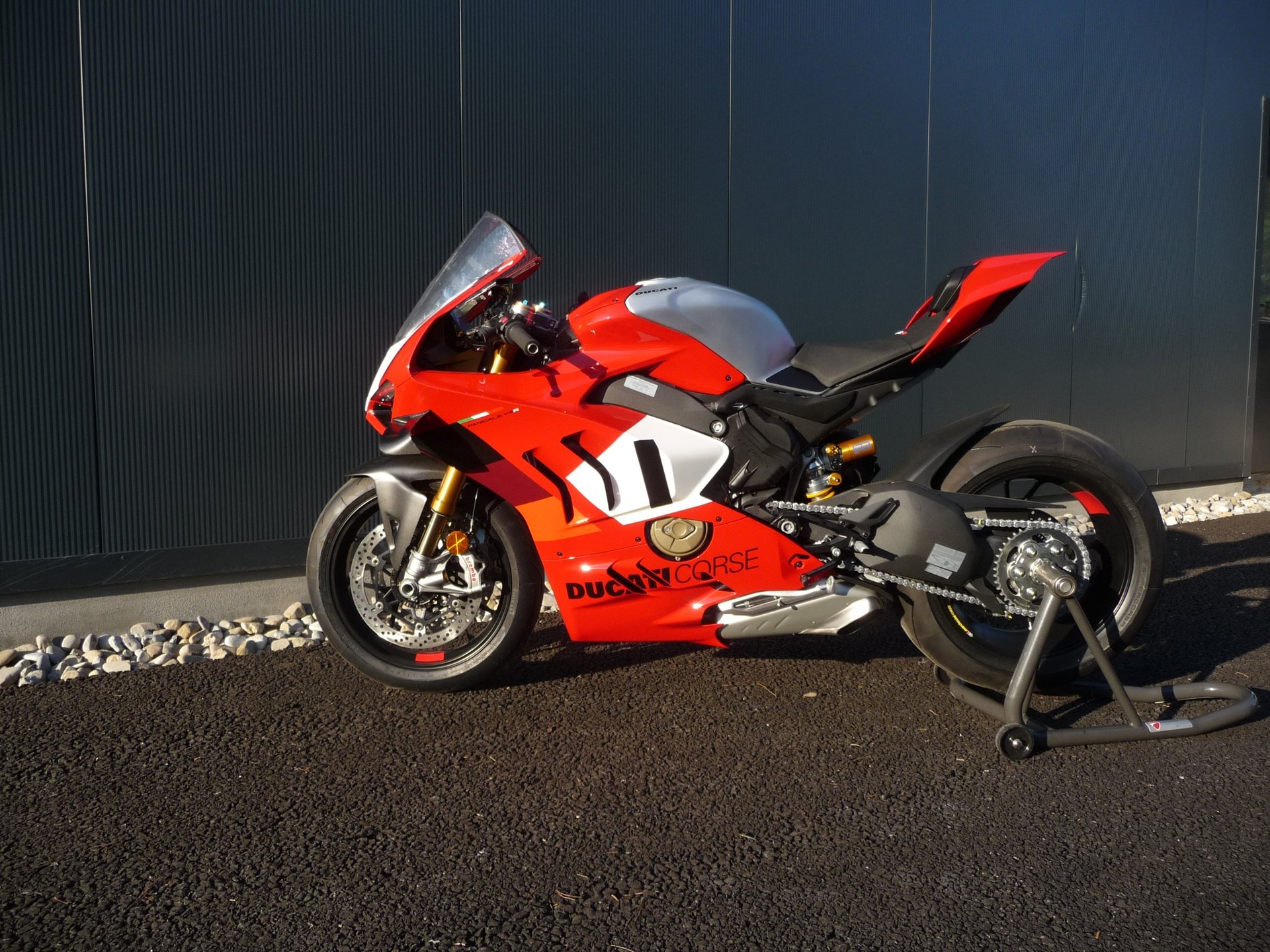 DUCATI PANIGALE V4 R-showroom-element-2