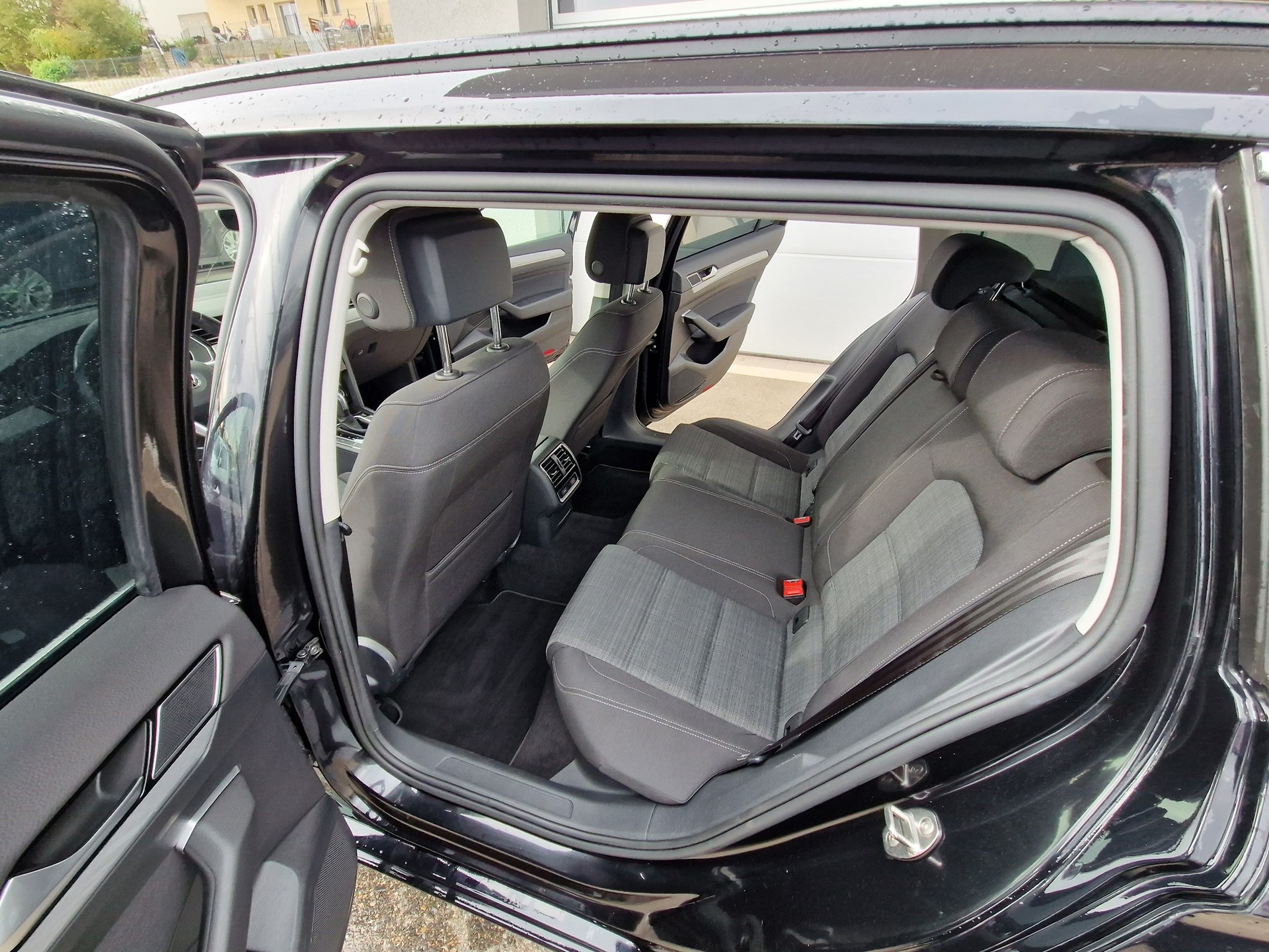 VW Passat 2.0 TDI BMT Business DSG-image-9