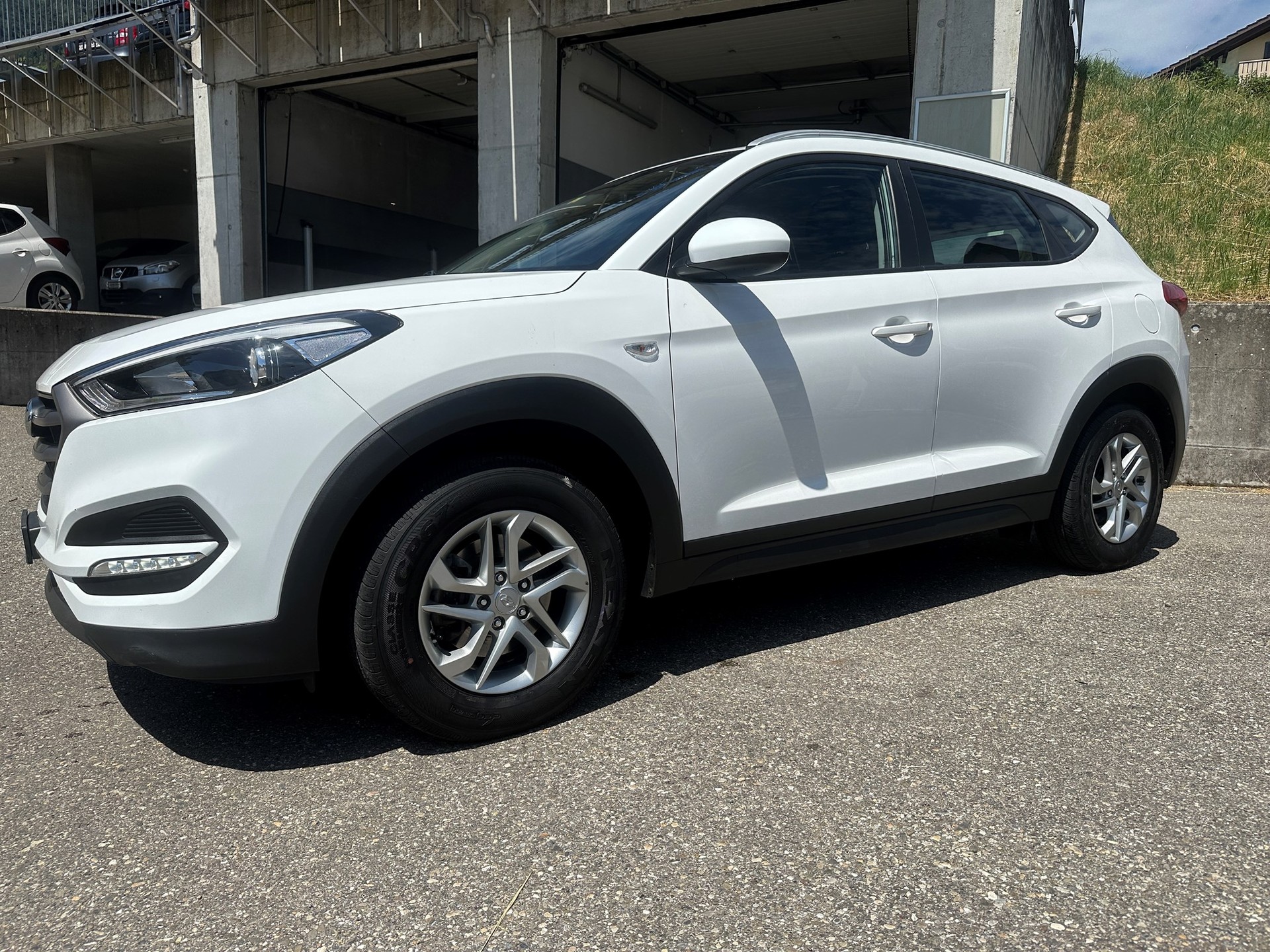 HYUNDAI Tucson 1.7 CRDI Origo 2WD-image-2