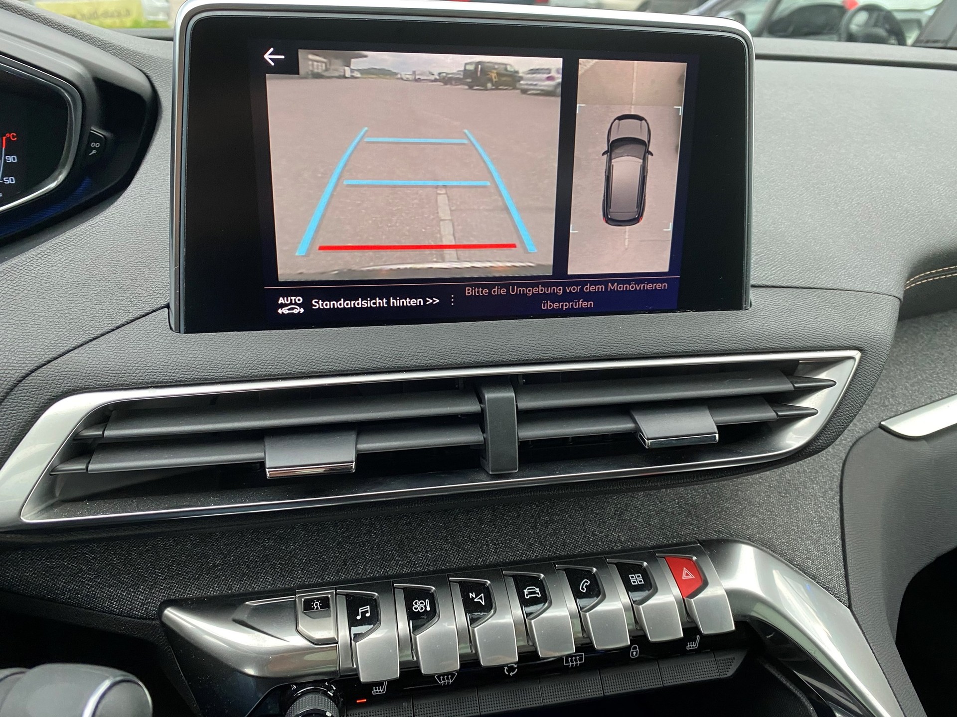 PEUGEOT 3008 2.0 BlueHDi GT Line-image-8