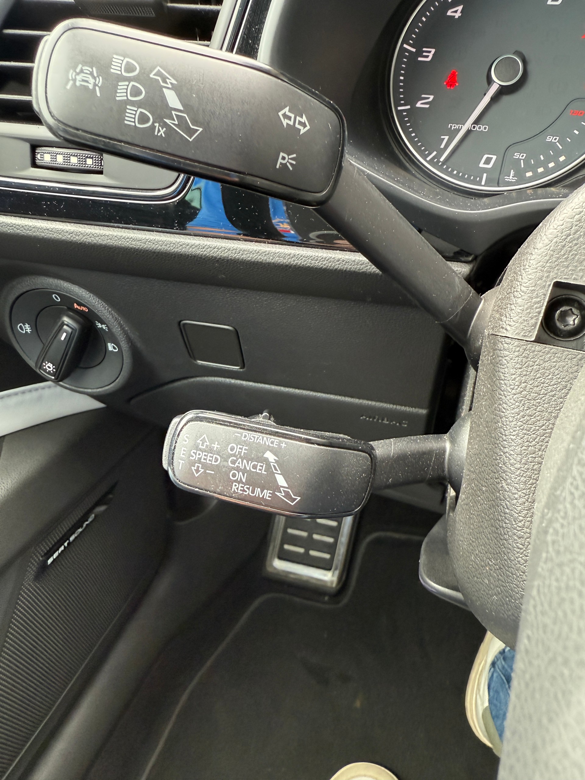 SEAT Leon SC 2.0 TSI Cupra 280PS DSG CH-Auto 63% Rabatt vom Neupreis-image-8