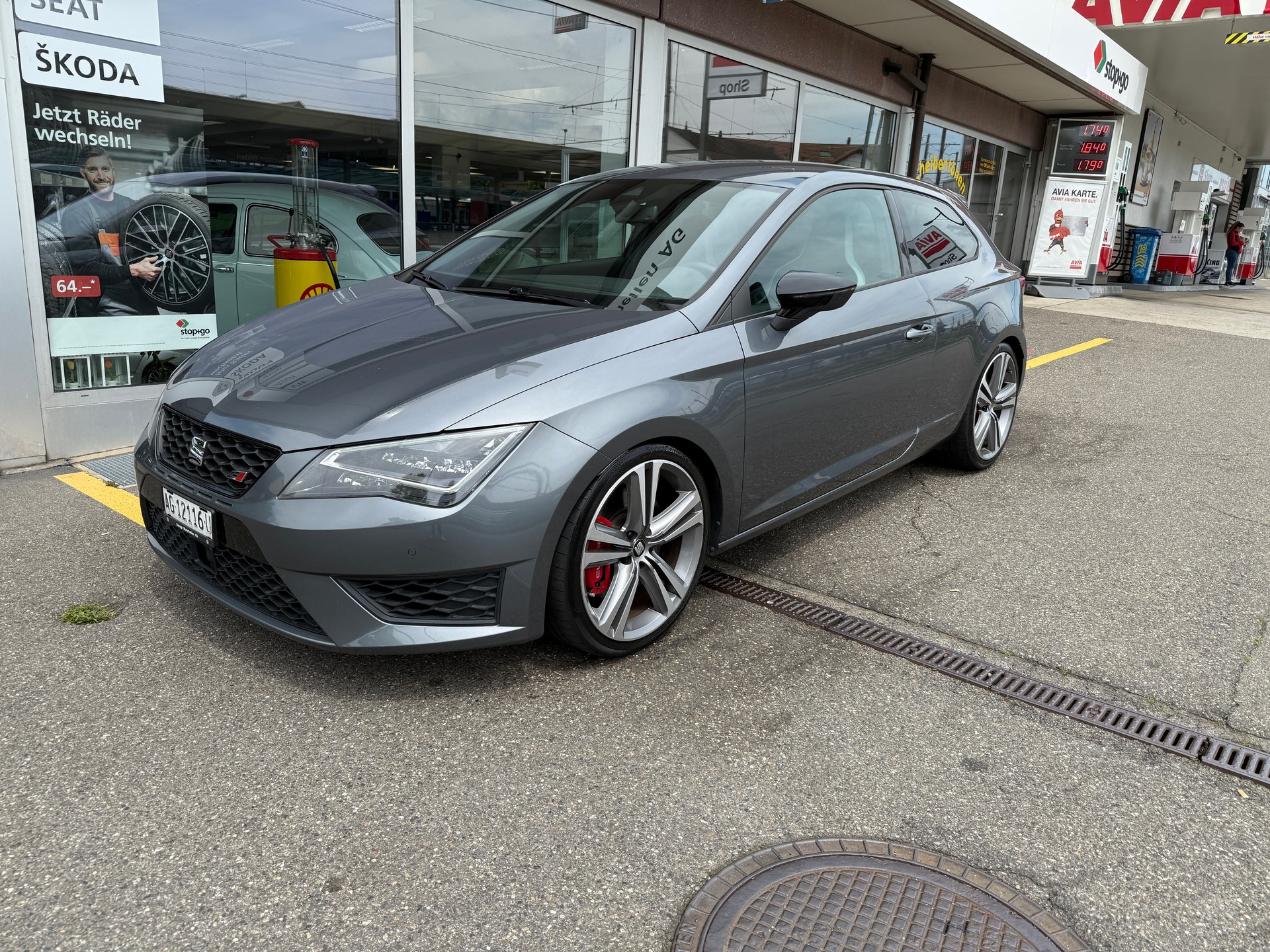SEAT Leon SC 2.0 TSI Cupra 280PS DSG CH-Auto 63% Rabatt vom Neupreis-image-1