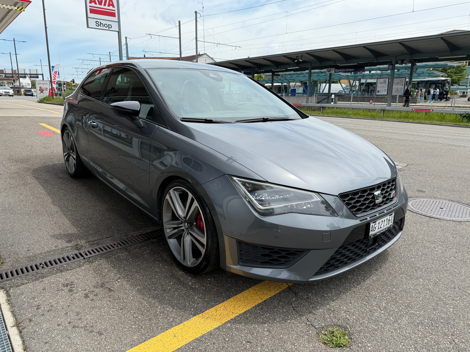 SEAT Leon SC 2.0 TSI Cupra 280PS DSG CH-Auto 63% Rabatt vom Neupreis-image-3