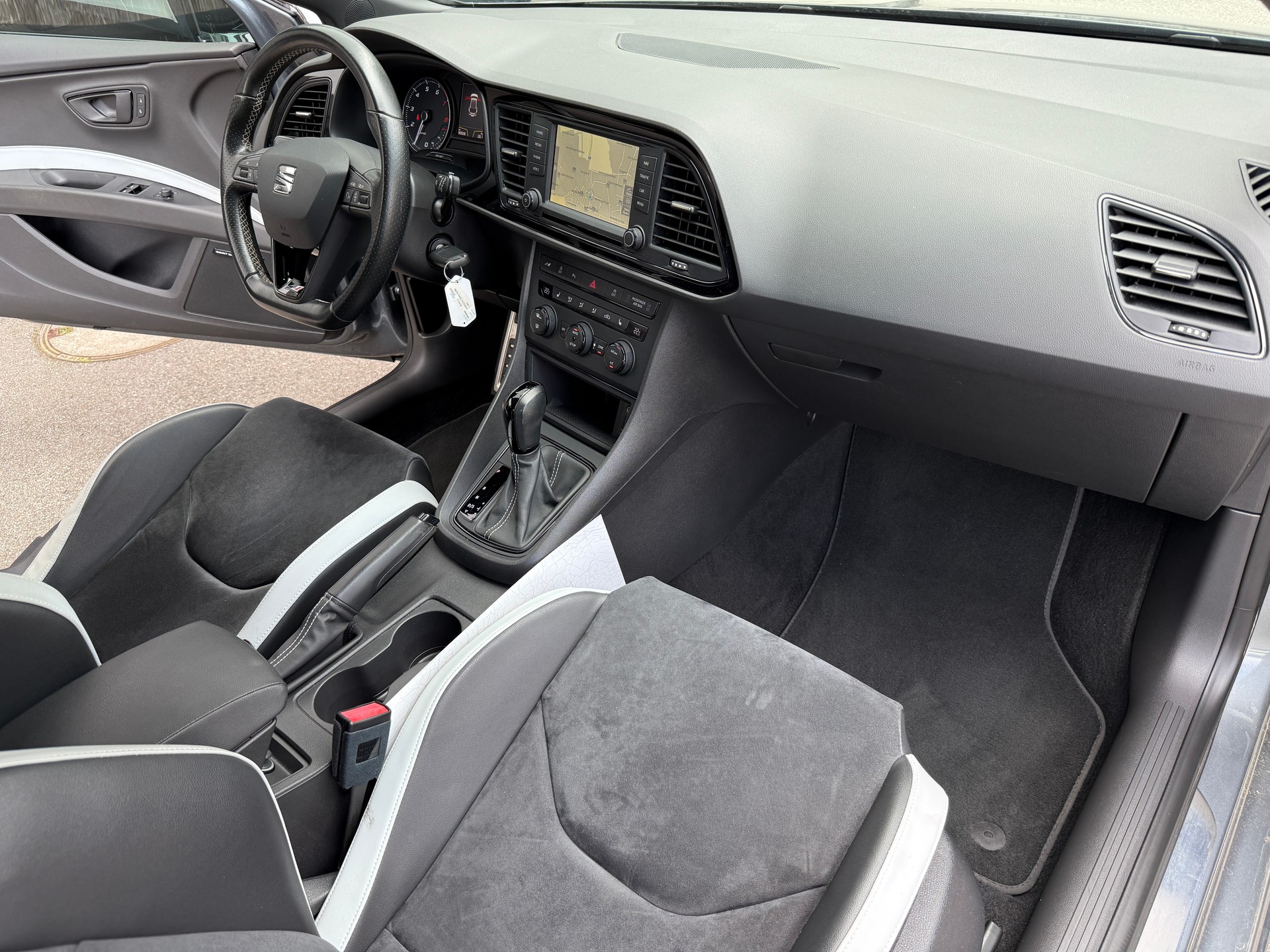 SEAT Leon SC 2.0 TSI Cupra 280PS DSG CH-Auto 63% Rabatt vom Neupreis-image-11