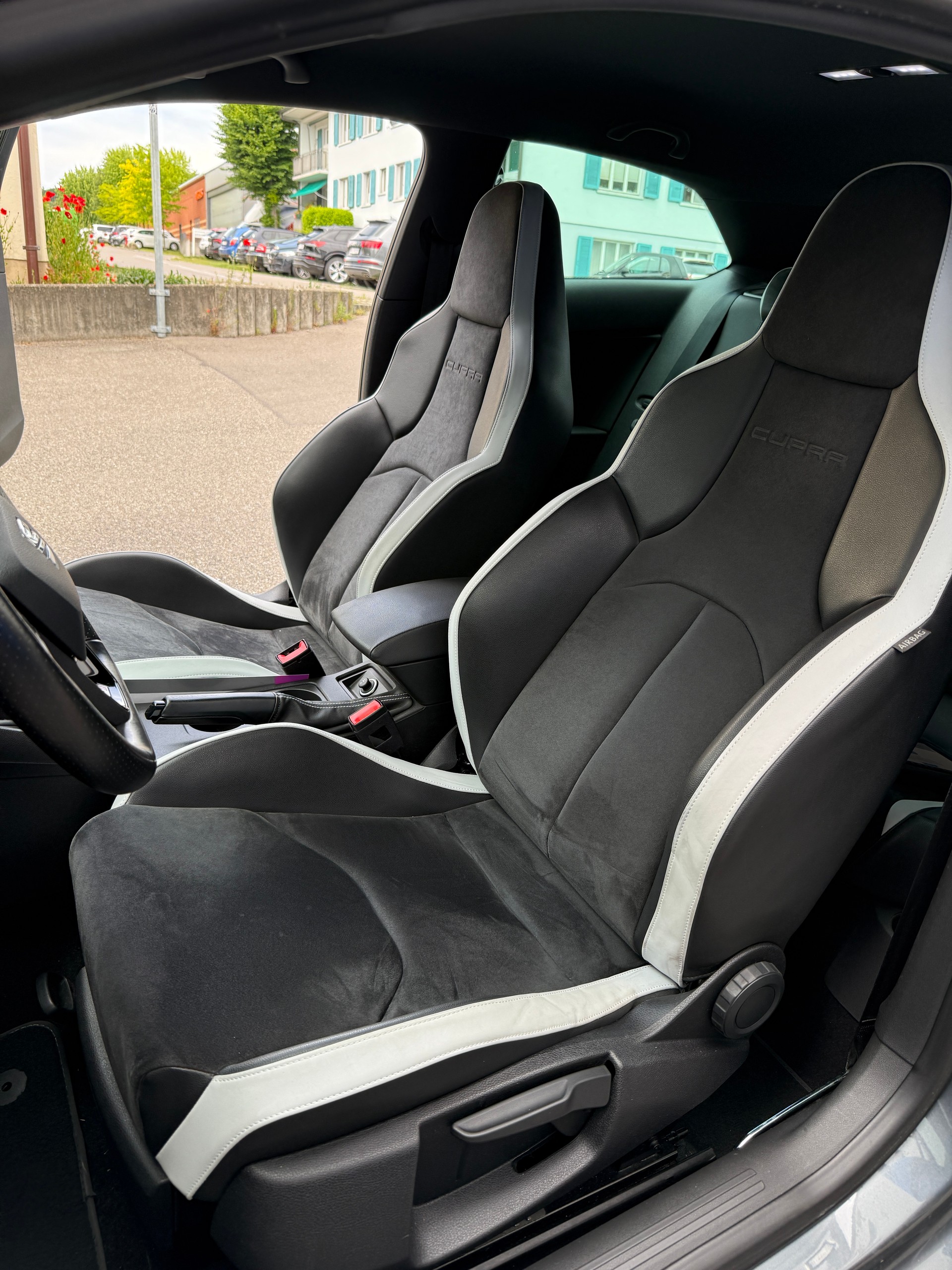 SEAT Leon SC 2.0 TSI Cupra 280PS DSG CH-Auto 63% Rabatt vom Neupreis-image-12