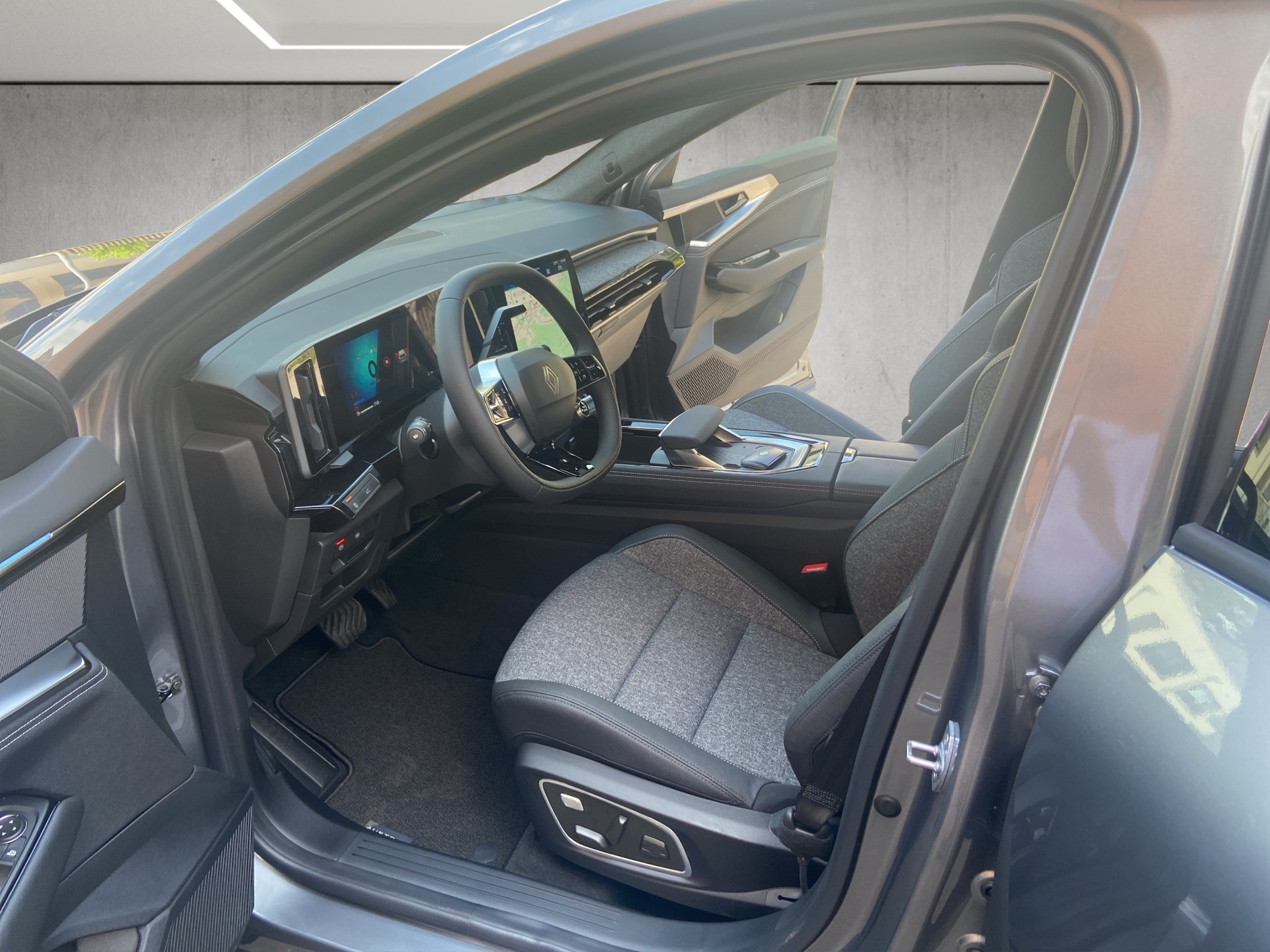 RENAULT Austral 1.3 MHEV 160 Techno A-image-6