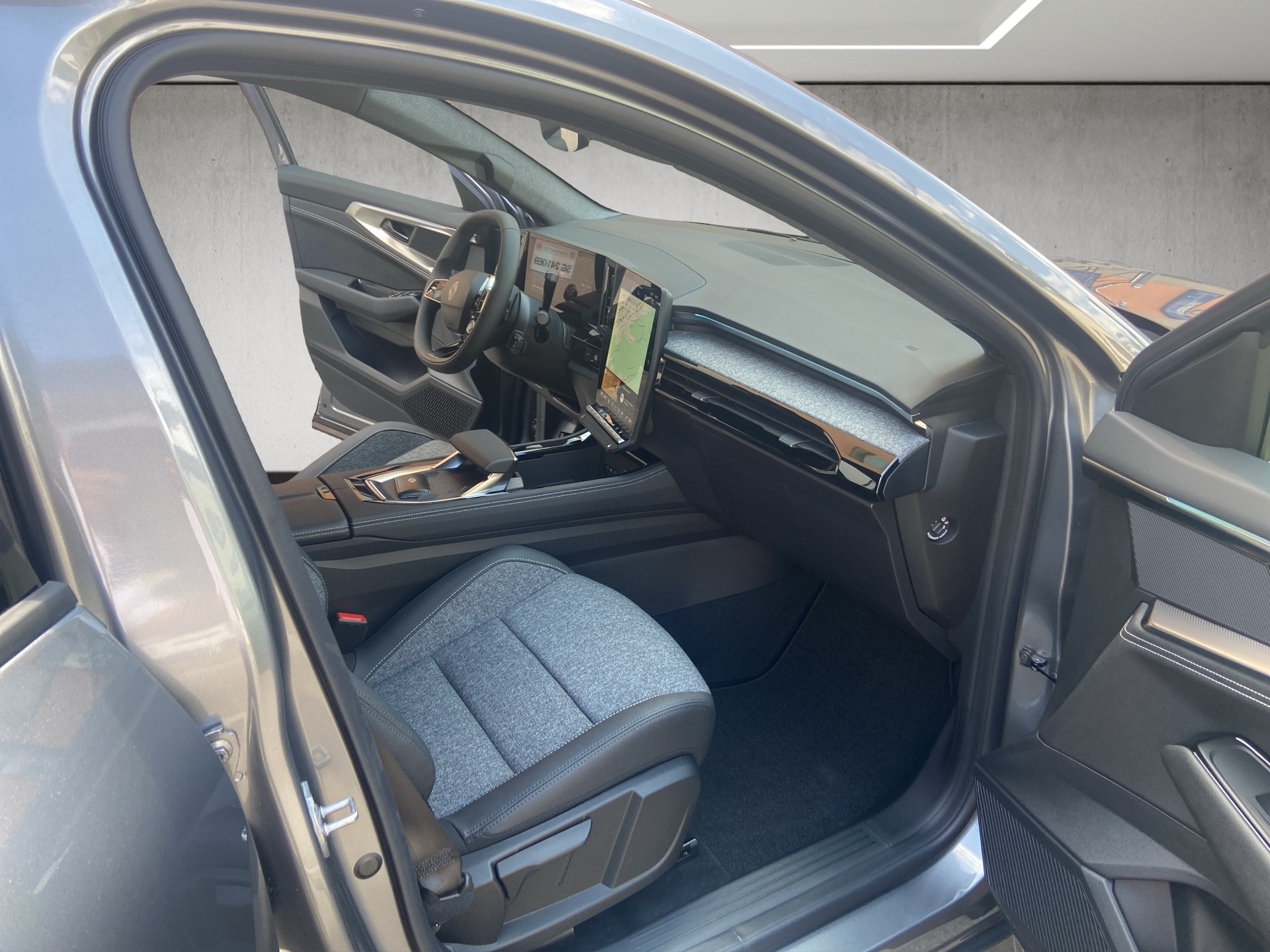 RENAULT Austral 1.3 MHEV 160 Techno A-image-10