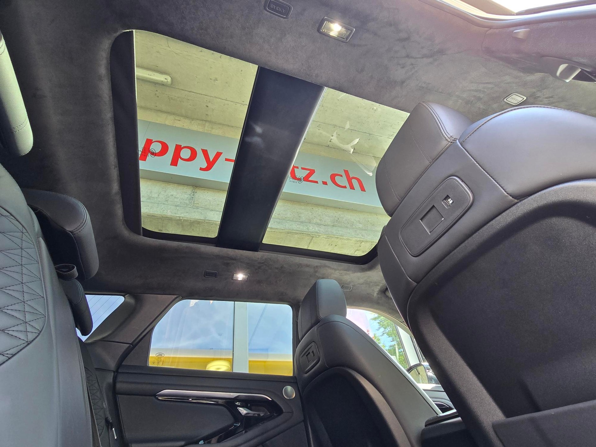 LAND ROVER Range Rover Evoque R-Dynamic P 250 AB AT9-image-15