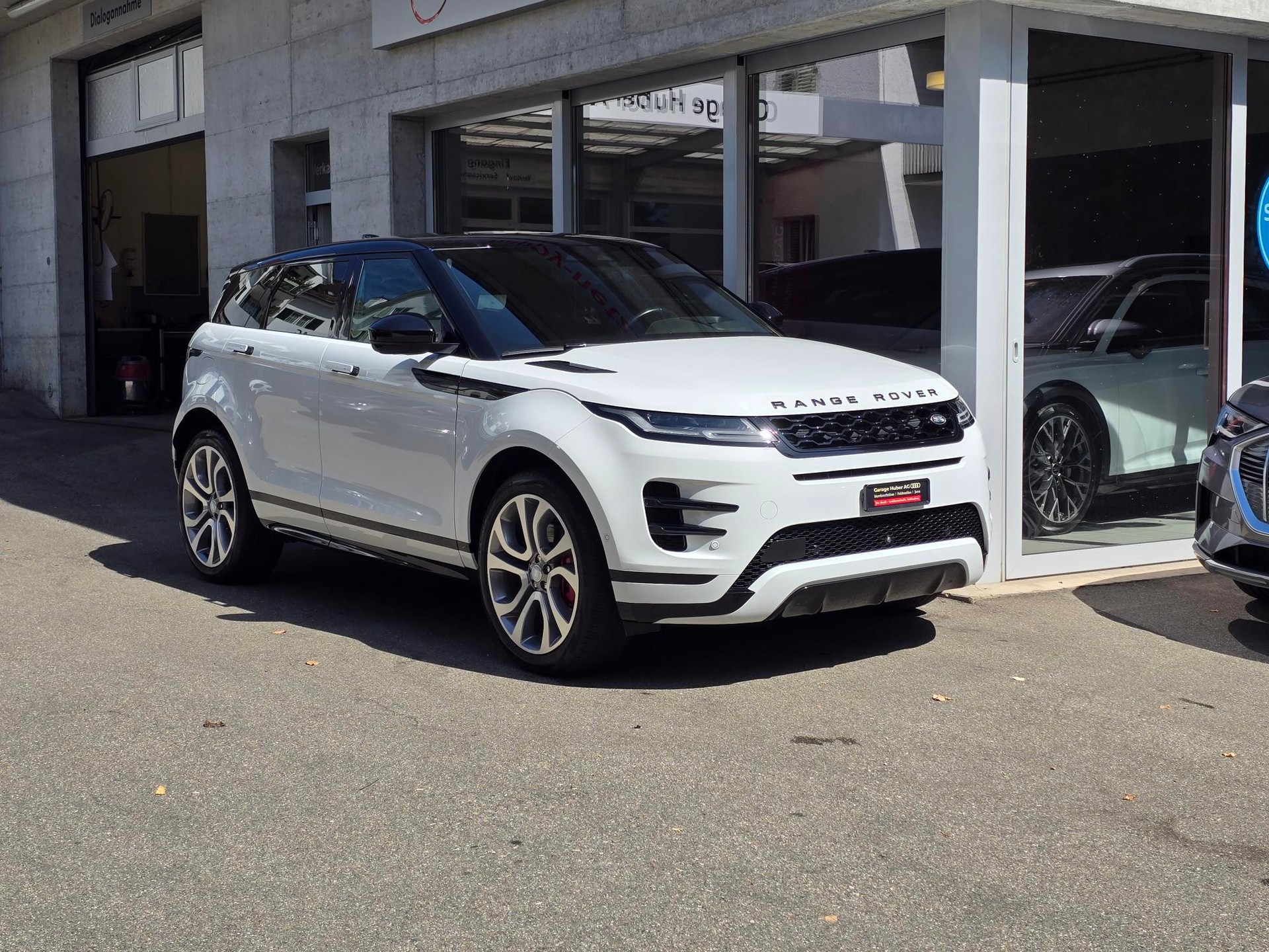 LAND ROVER Range Rover Evoque R-Dynamic P 250 AB AT9-image-0