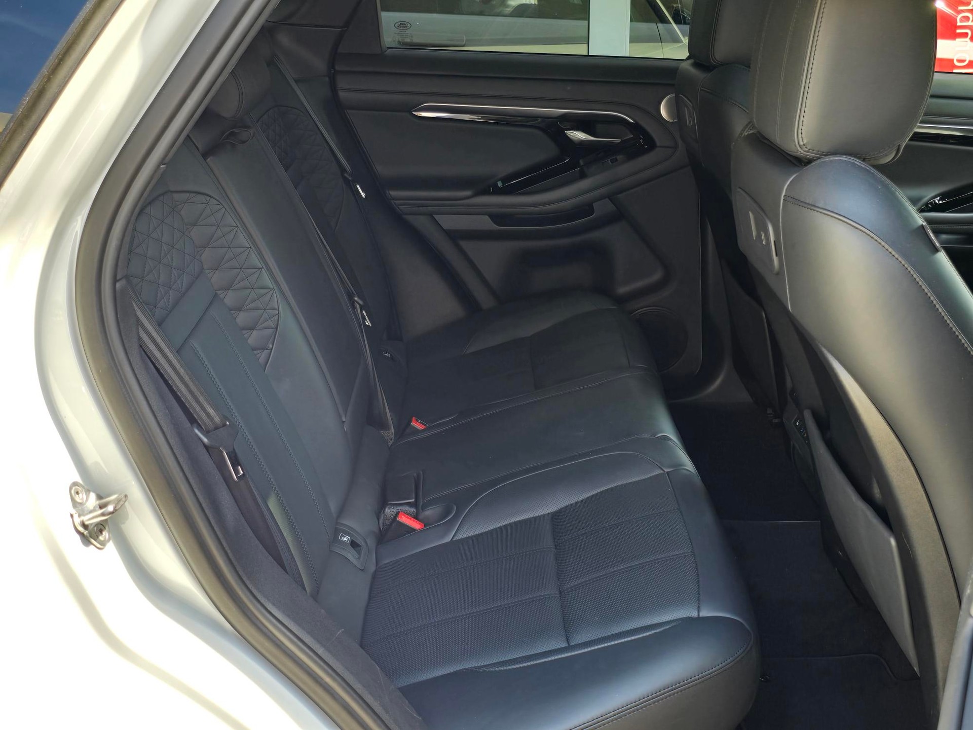 LAND ROVER Range Rover Evoque R-Dynamic P 250 AB AT9-image-8
