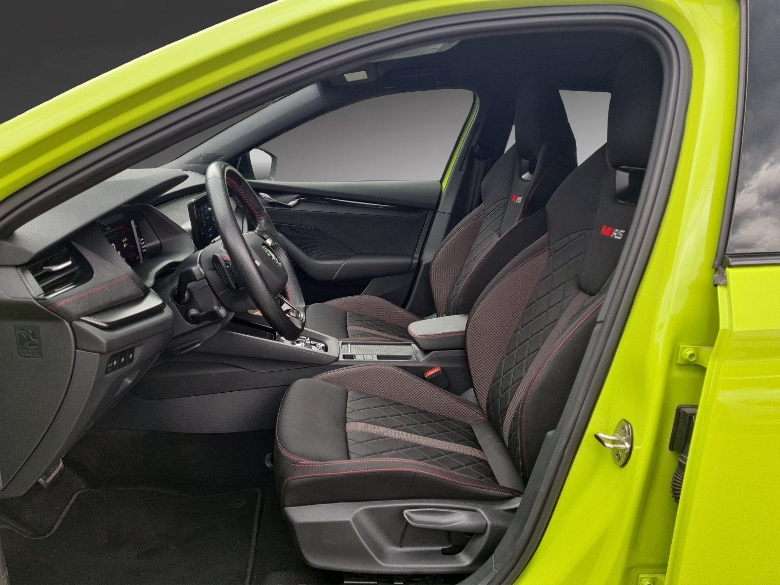 SKODA Octavia Combi 2.0 TSI DSG RS-image-5