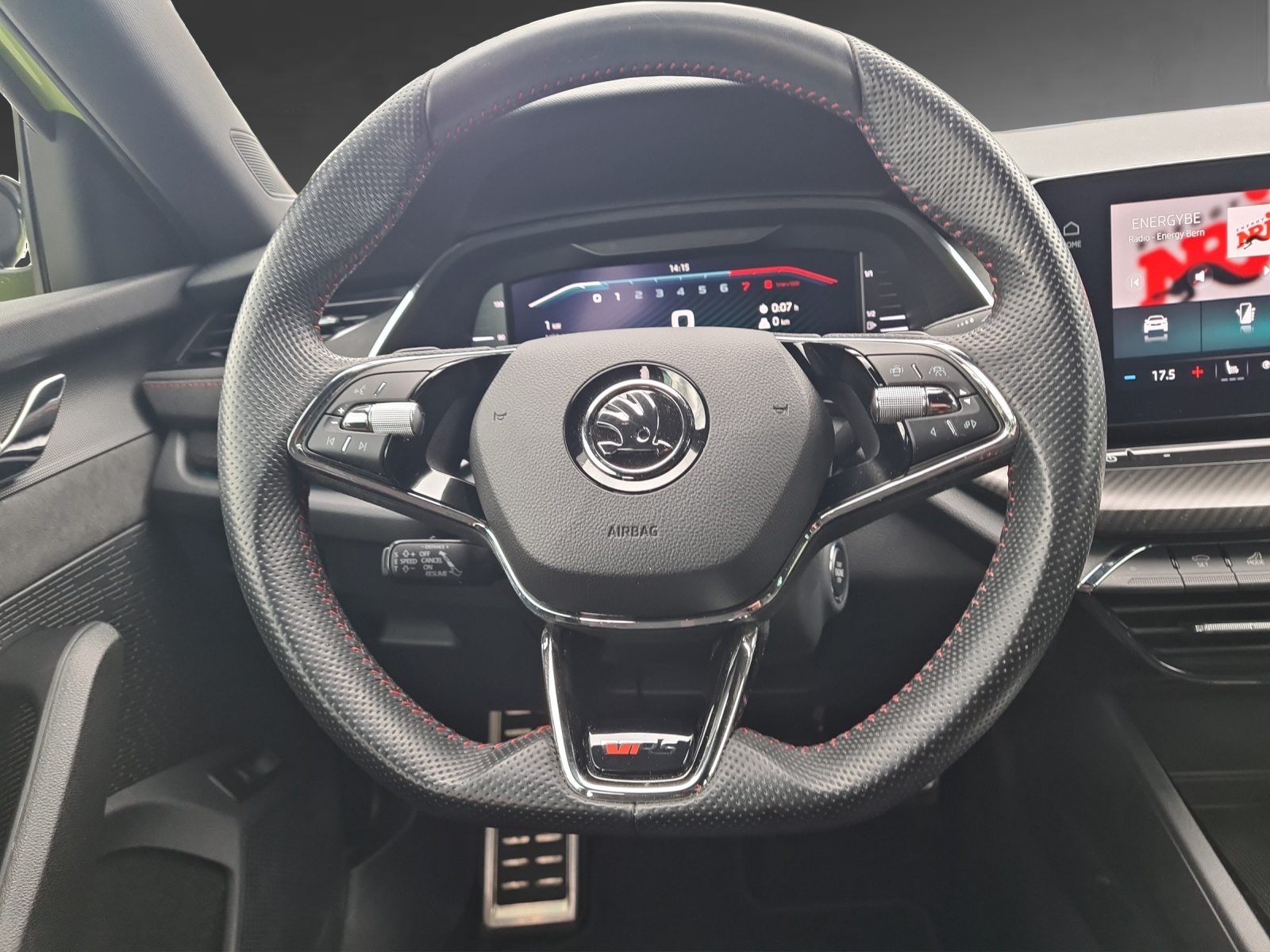SKODA Octavia Combi 2.0 TSI DSG RS-image-8