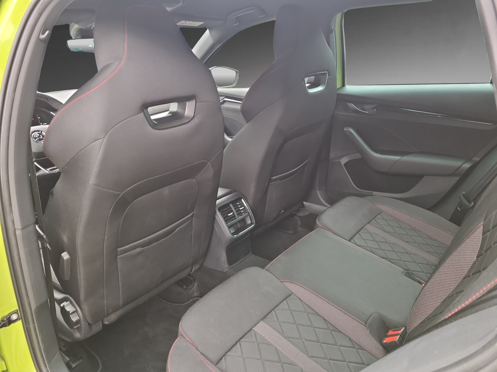 SKODA Octavia Combi 2.0 TSI DSG RS-image-6