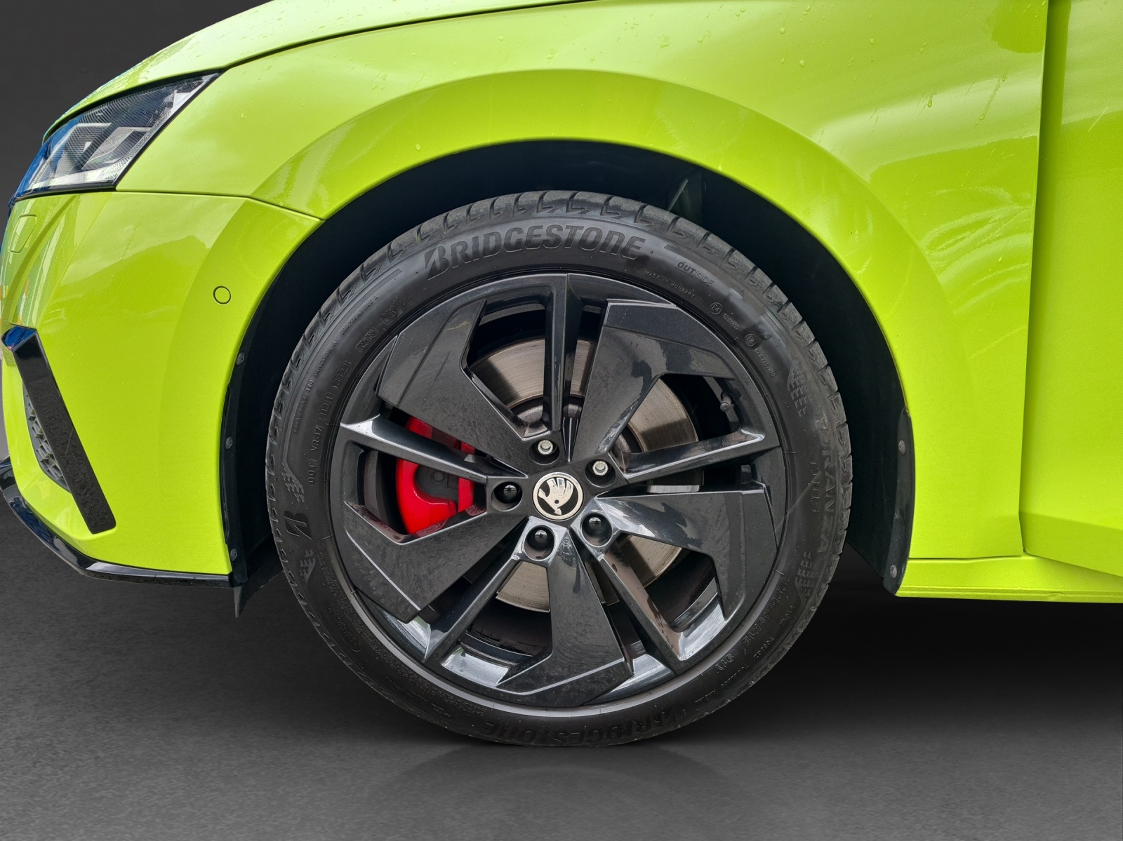 SKODA Octavia Combi 2.0 TSI DSG RS-image-11