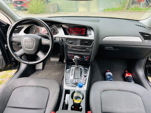 AUDI A4 Avant 1.8 TFSI multitronic-image-13