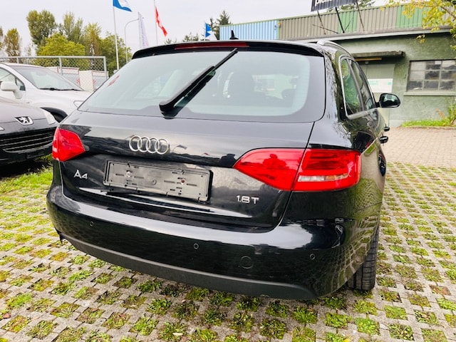 AUDI A4 Avant 1.8 TFSI multitronic-image-7