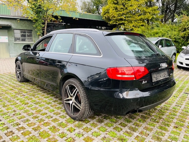 AUDI A4 Avant 1.8 TFSI multitronic-image-3