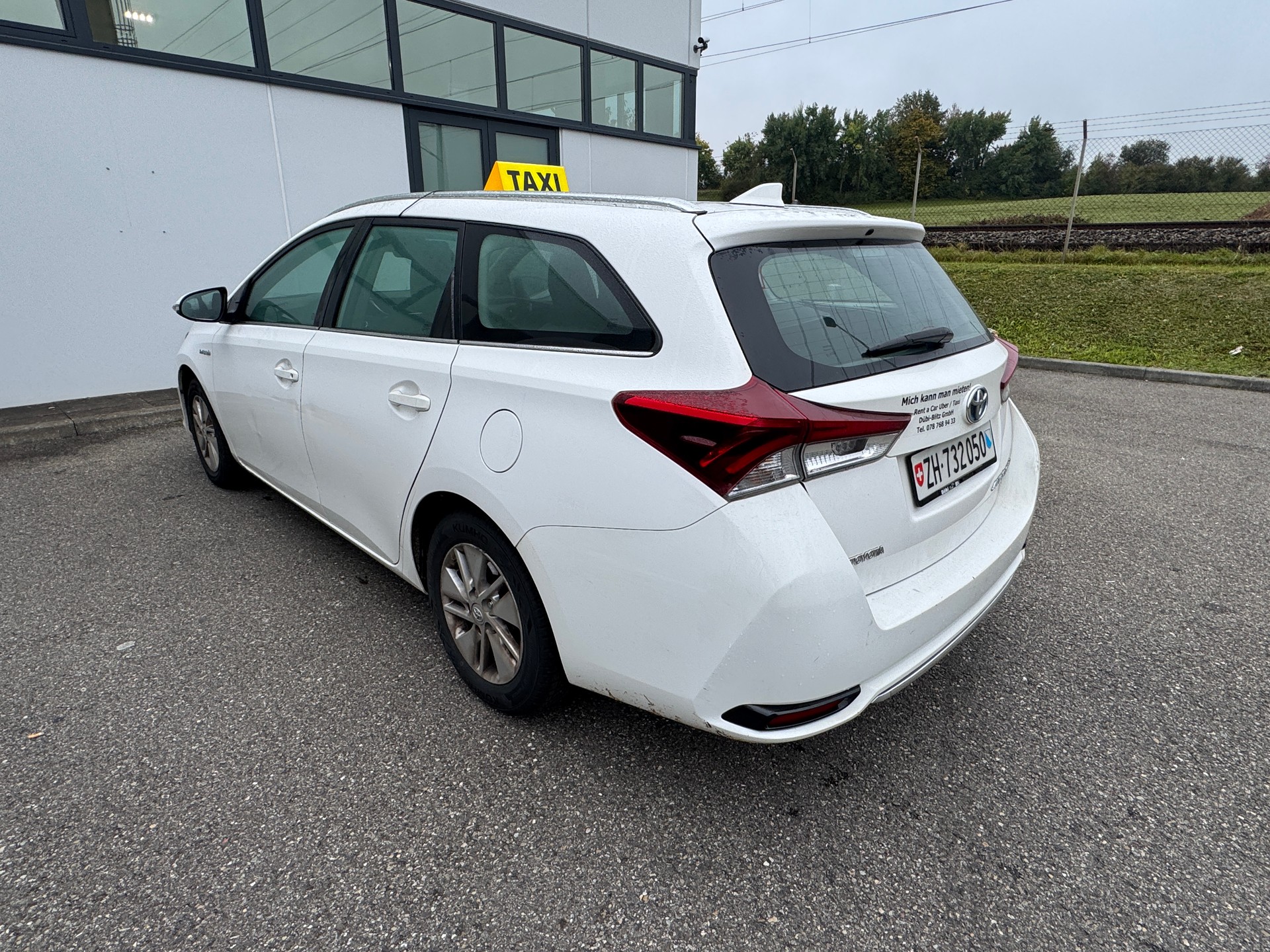 TOYOTA Auris Touring Sports 1.8 HSD Active e-CVT-image-5