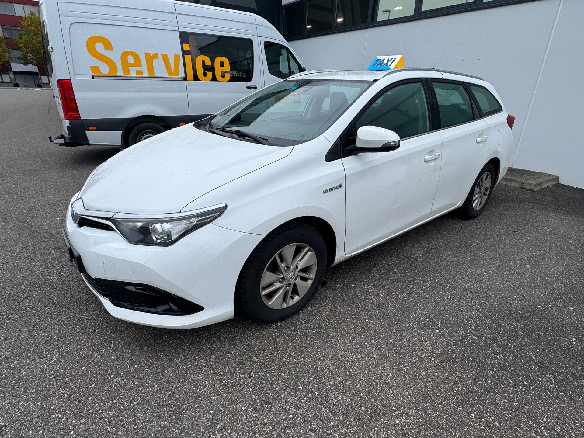 TOYOTA Auris Touring Sports 1.8 HSD Active e-CVT-showroom-element-3