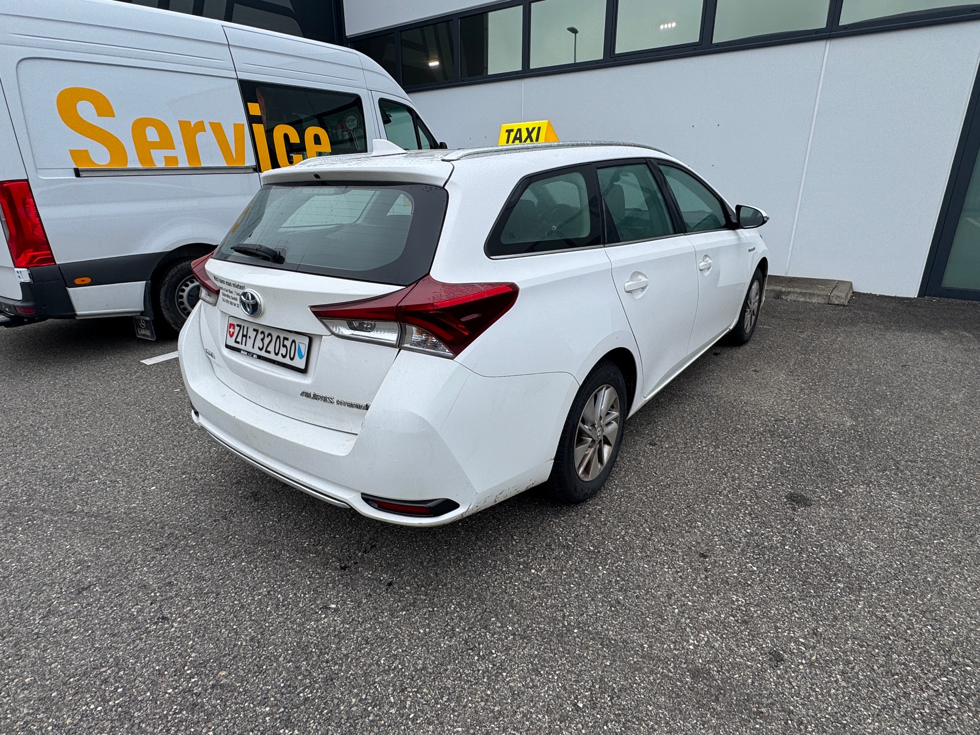 TOYOTA Auris Touring Sports 1.8 HSD Active e-CVT-image-7