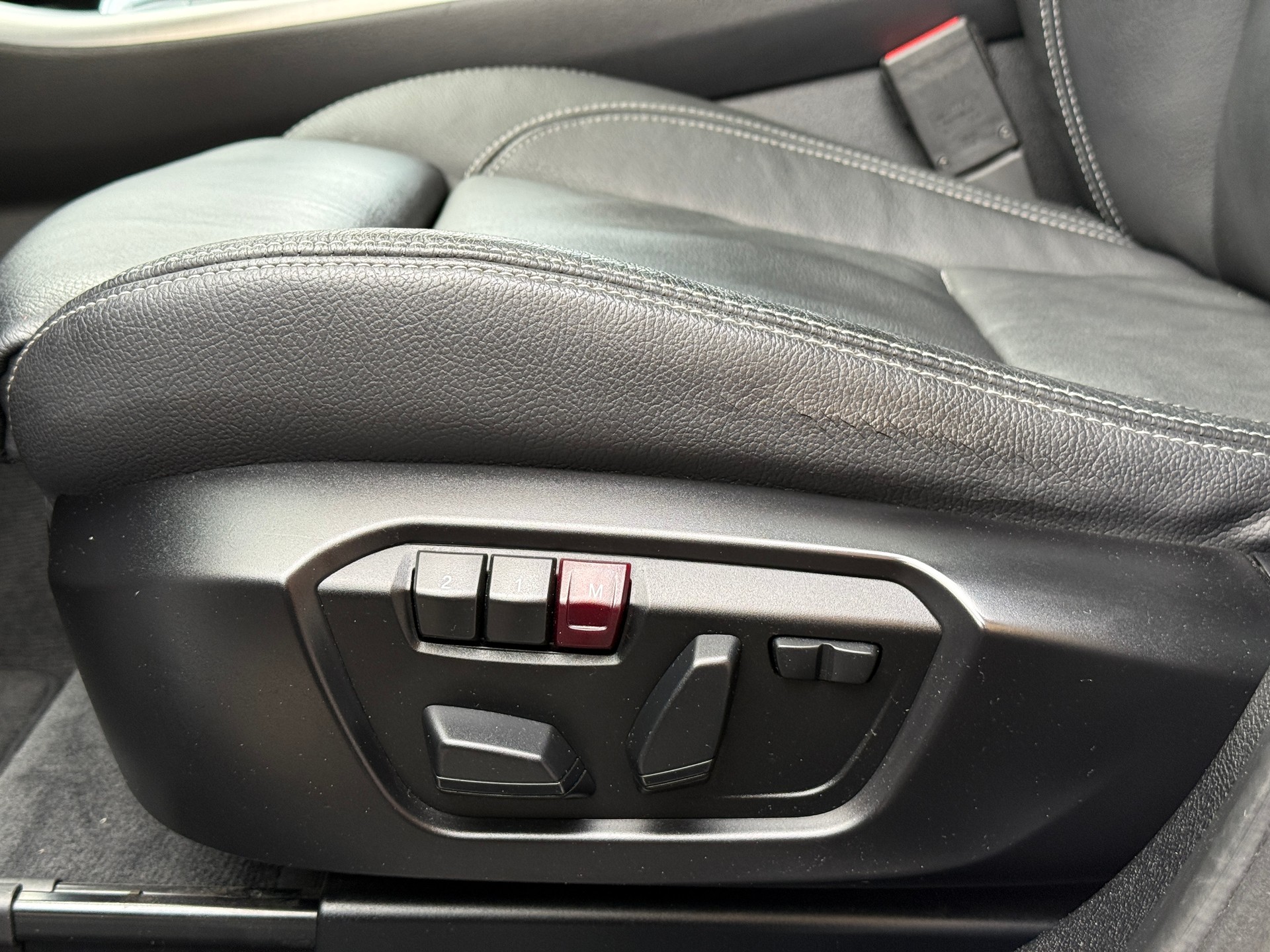 BMW X4 30d xDrive SAG-image-11