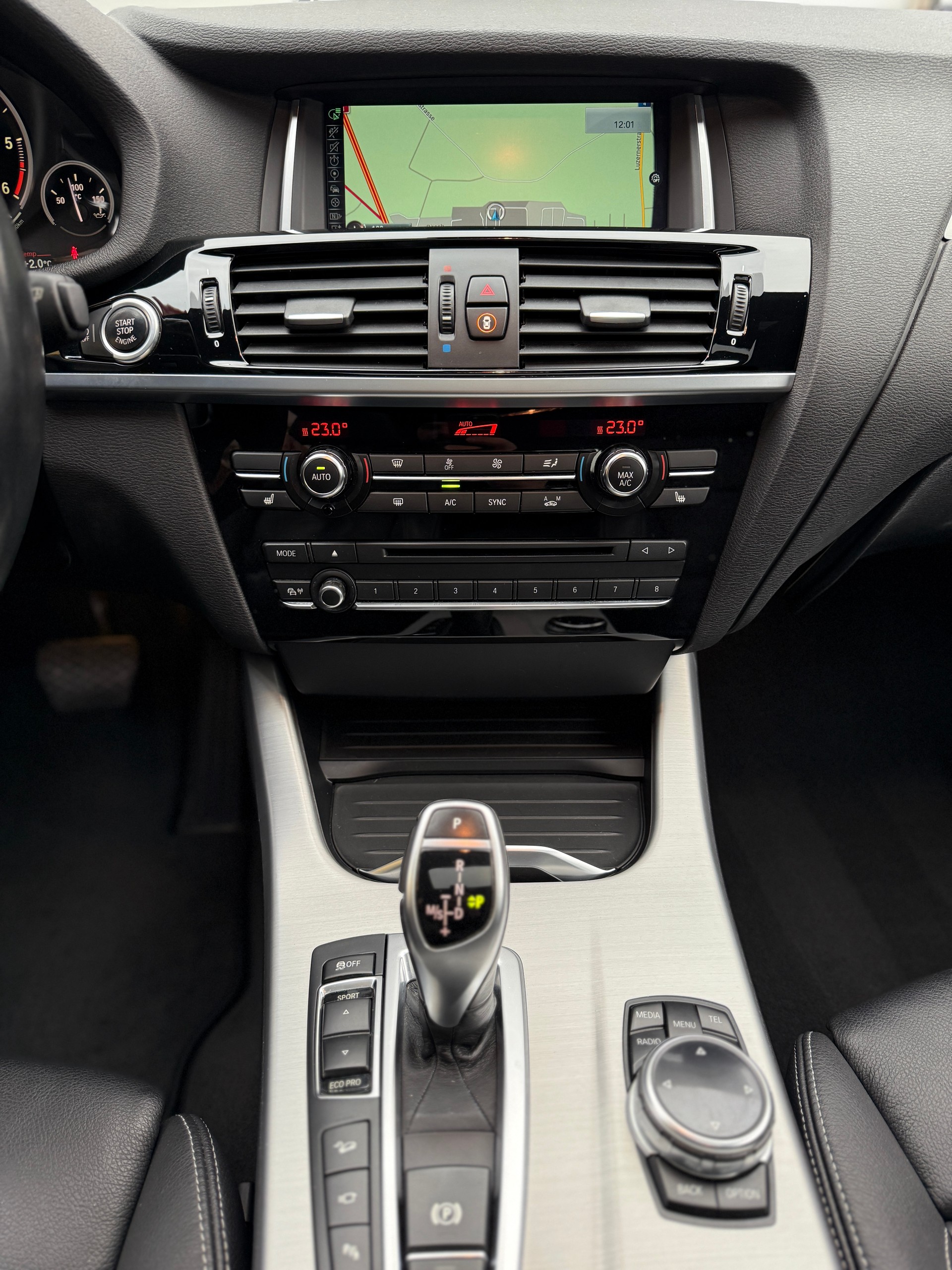 BMW X4 30d xDrive SAG-image-12