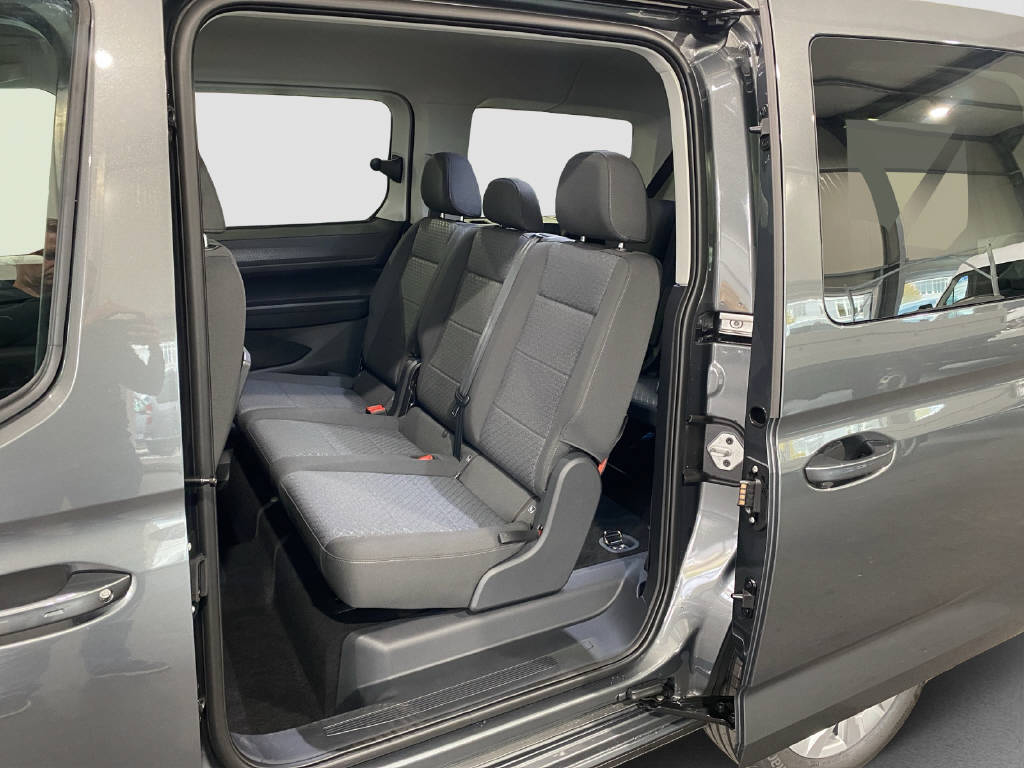 FORD TOURNEO CONNECT Grand 2.0 EcoBlue 122 PS Titanium-image-7