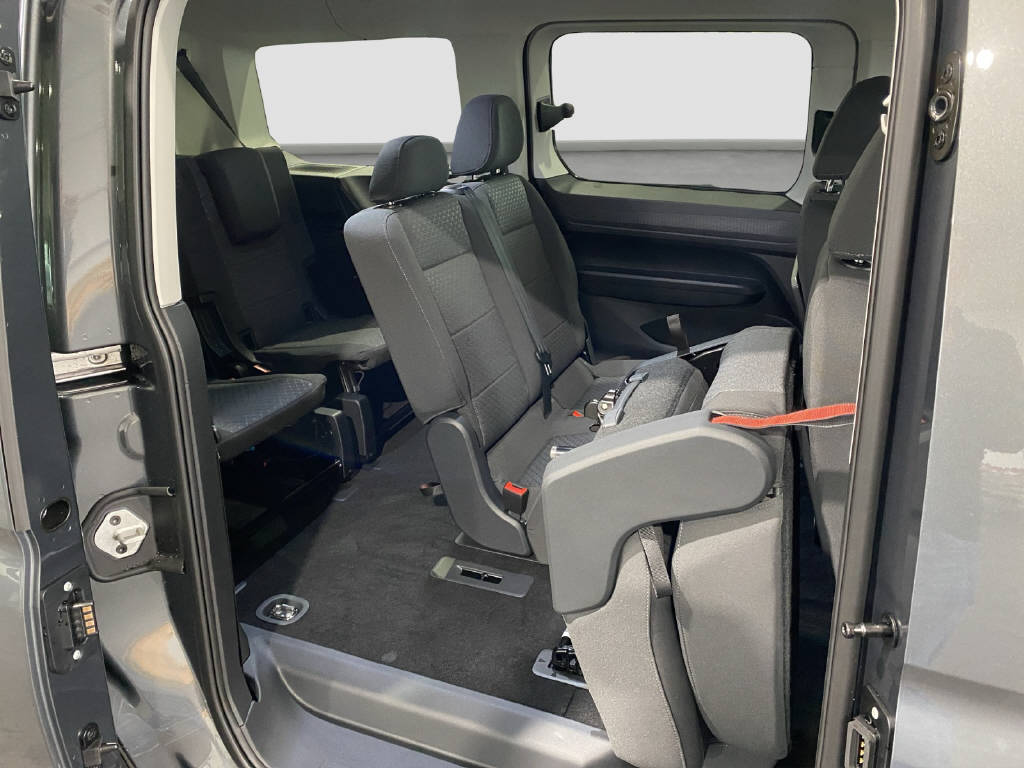 FORD TOURNEO CONNECT Grand 2.0 EcoBlue 122 PS Titanium-image-15