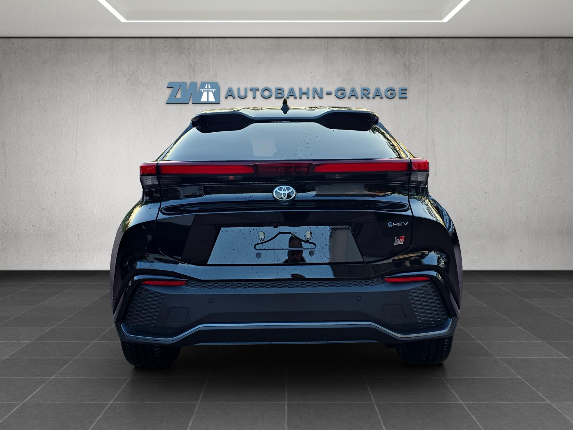 TOYOTA C-HR 2.0 HEV GR Sport Premiere 4x4-image-3