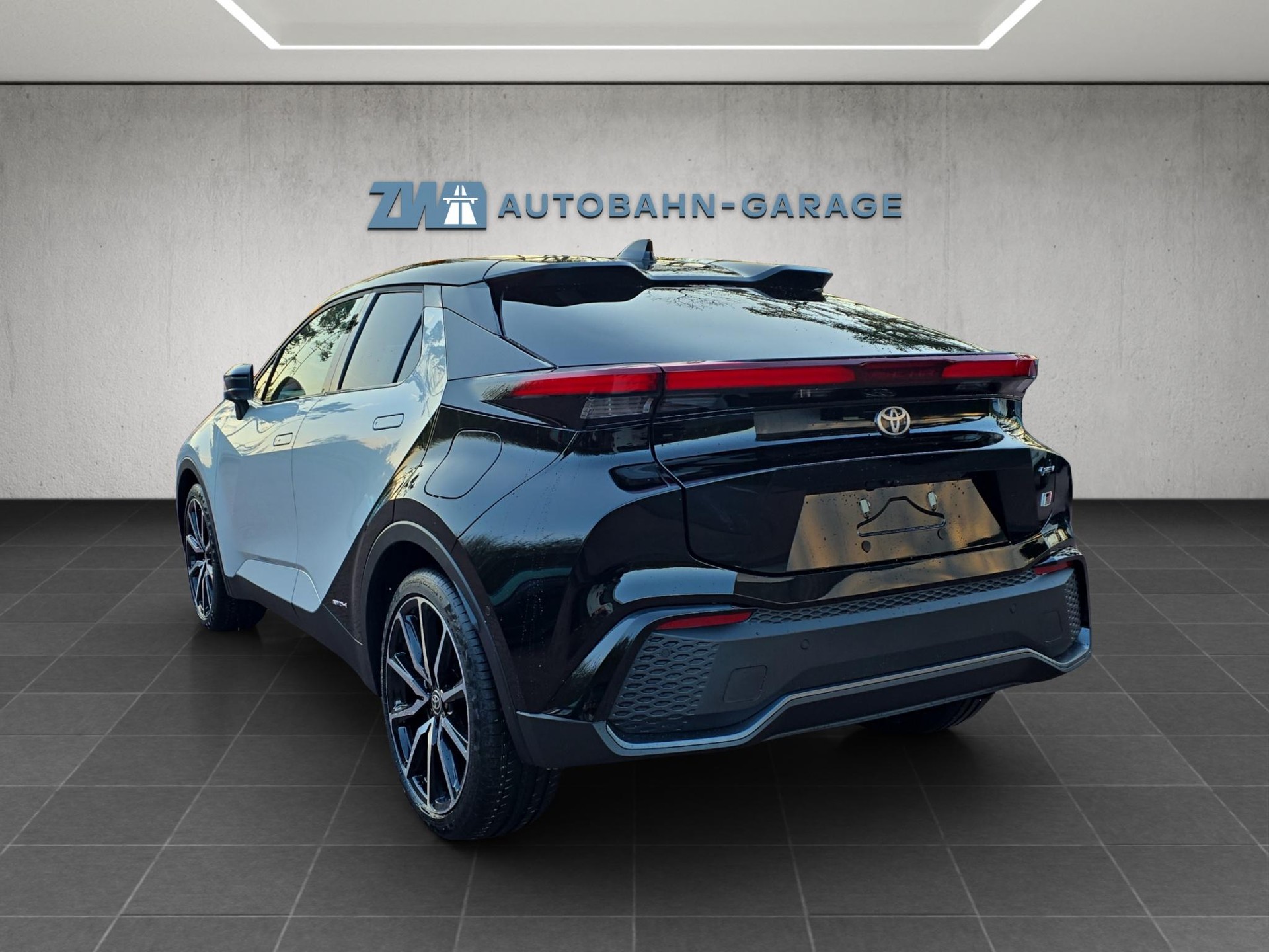 TOYOTA C-HR 2.0 HEV GR Sport Premiere 4x4-image-2