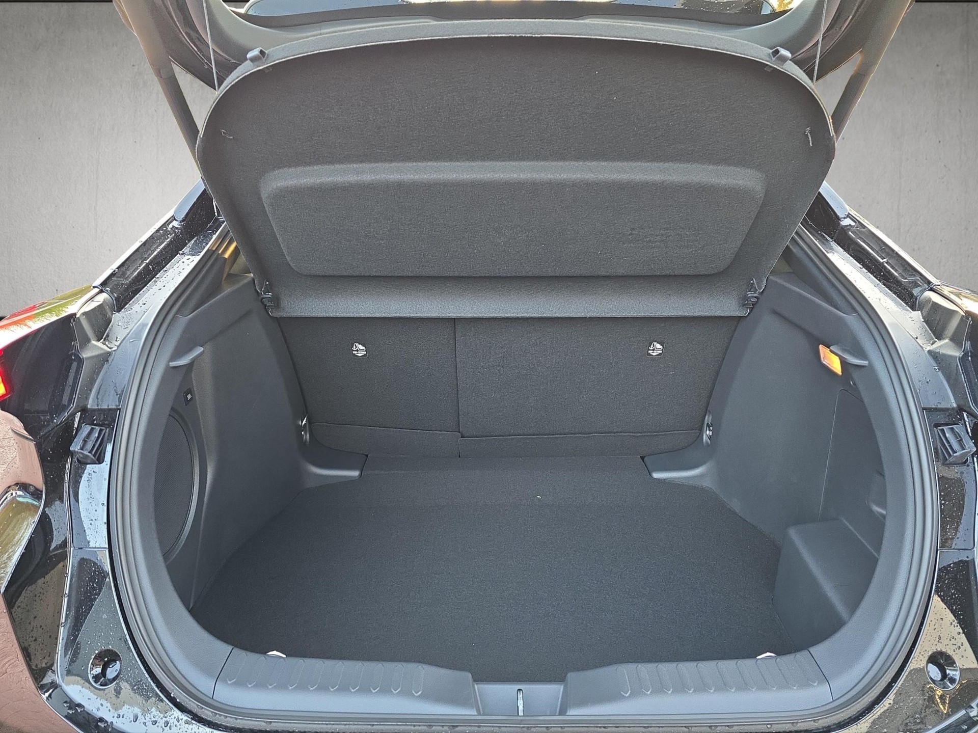 TOYOTA C-HR 2.0 HEV GR Sport Premiere 4x4-image-12