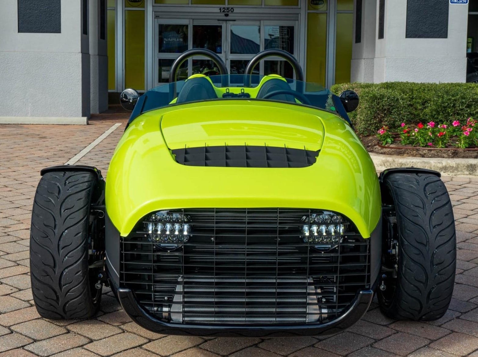 Car photo