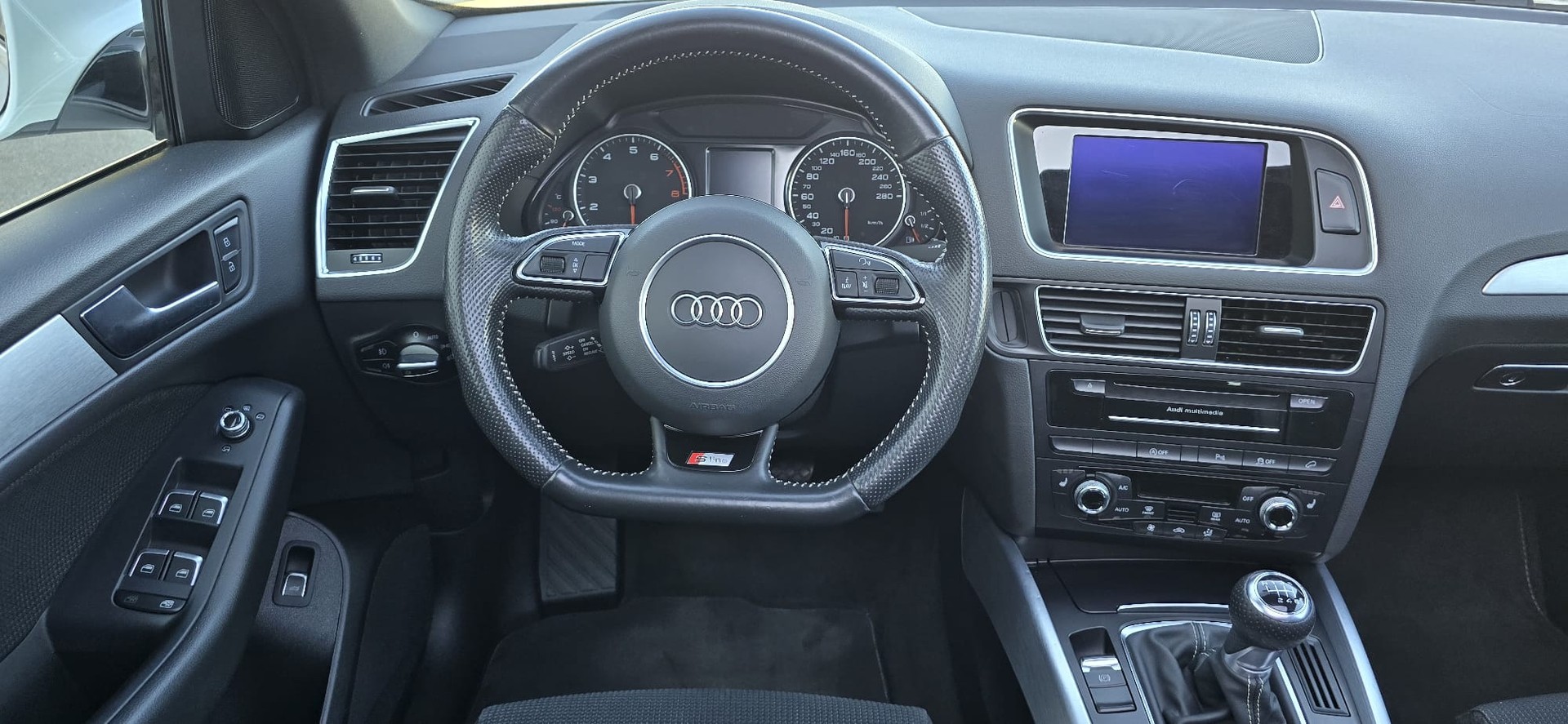 AUDI Q5 2.0 TFSI quattro-image-11