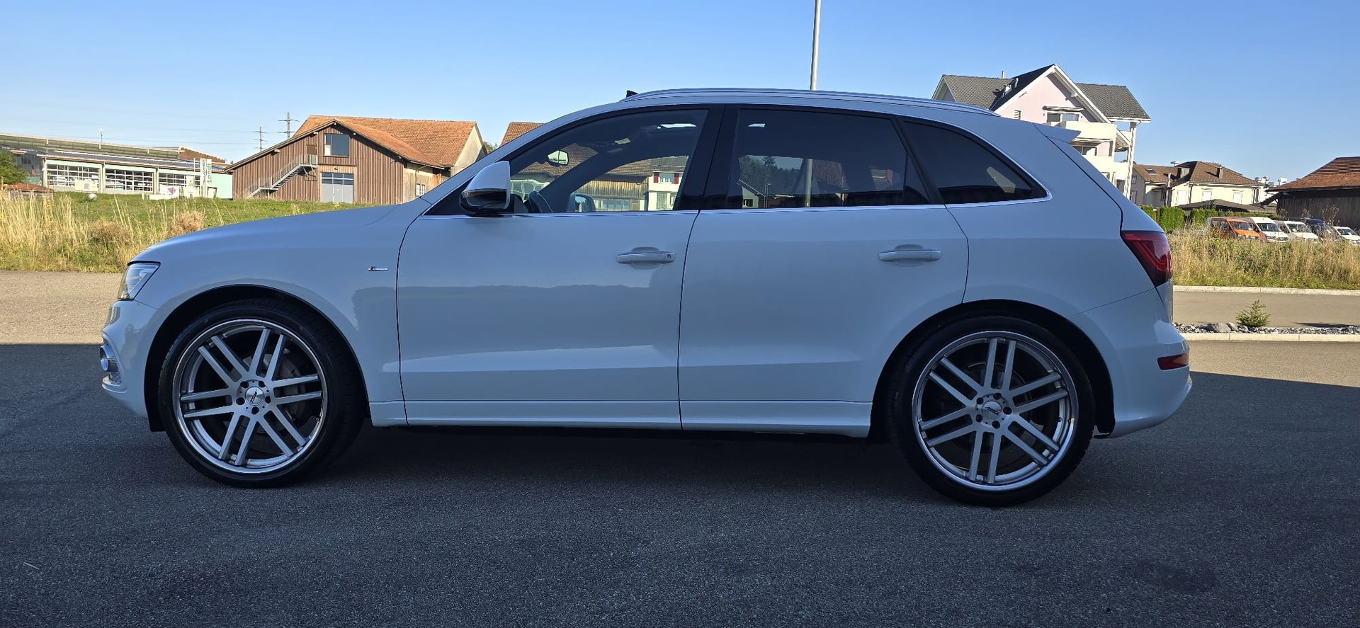 AUDI Q5 2.0 TFSI quattro-showroom-element-2