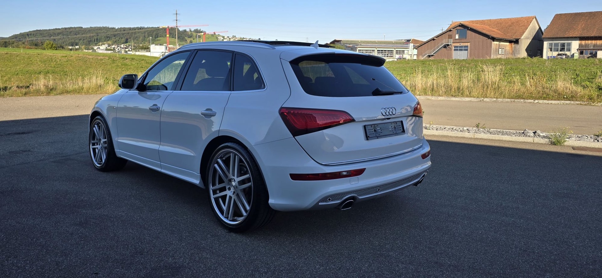 AUDI Q5 2.0 TFSI quattro-showroom-element-1