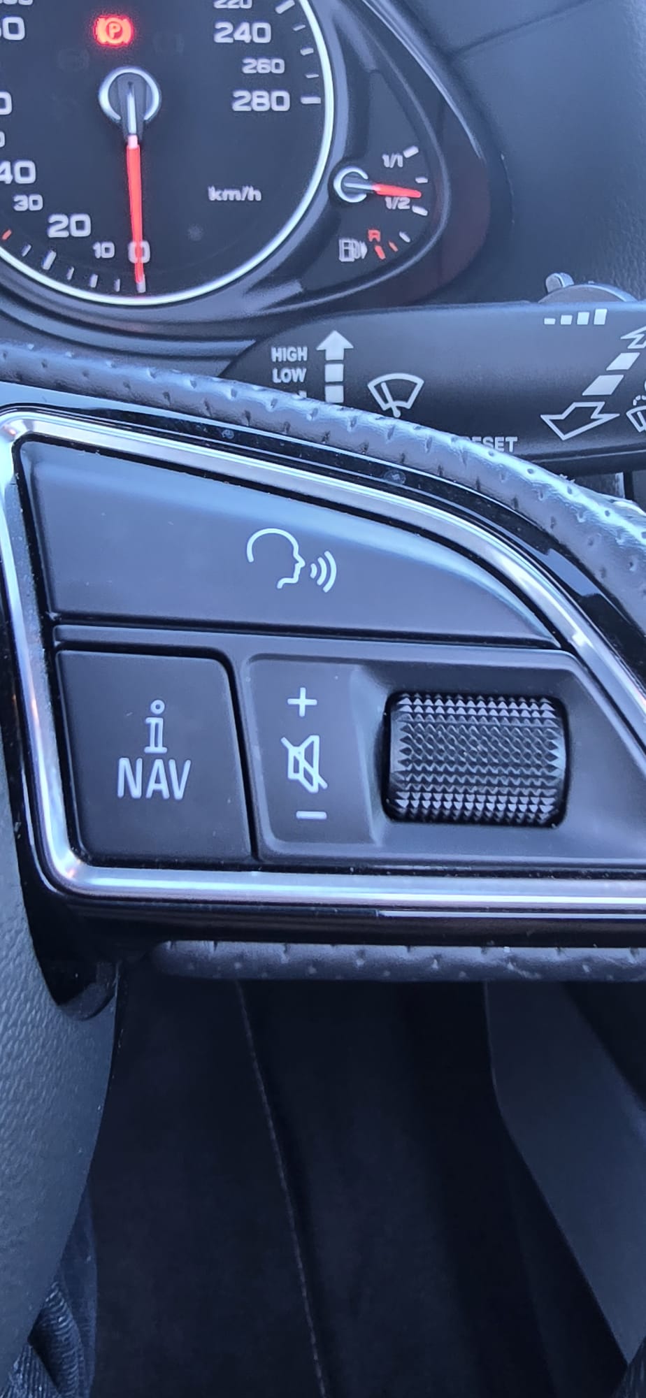 AUDI Q5 2.0 TFSI quattro-image-18