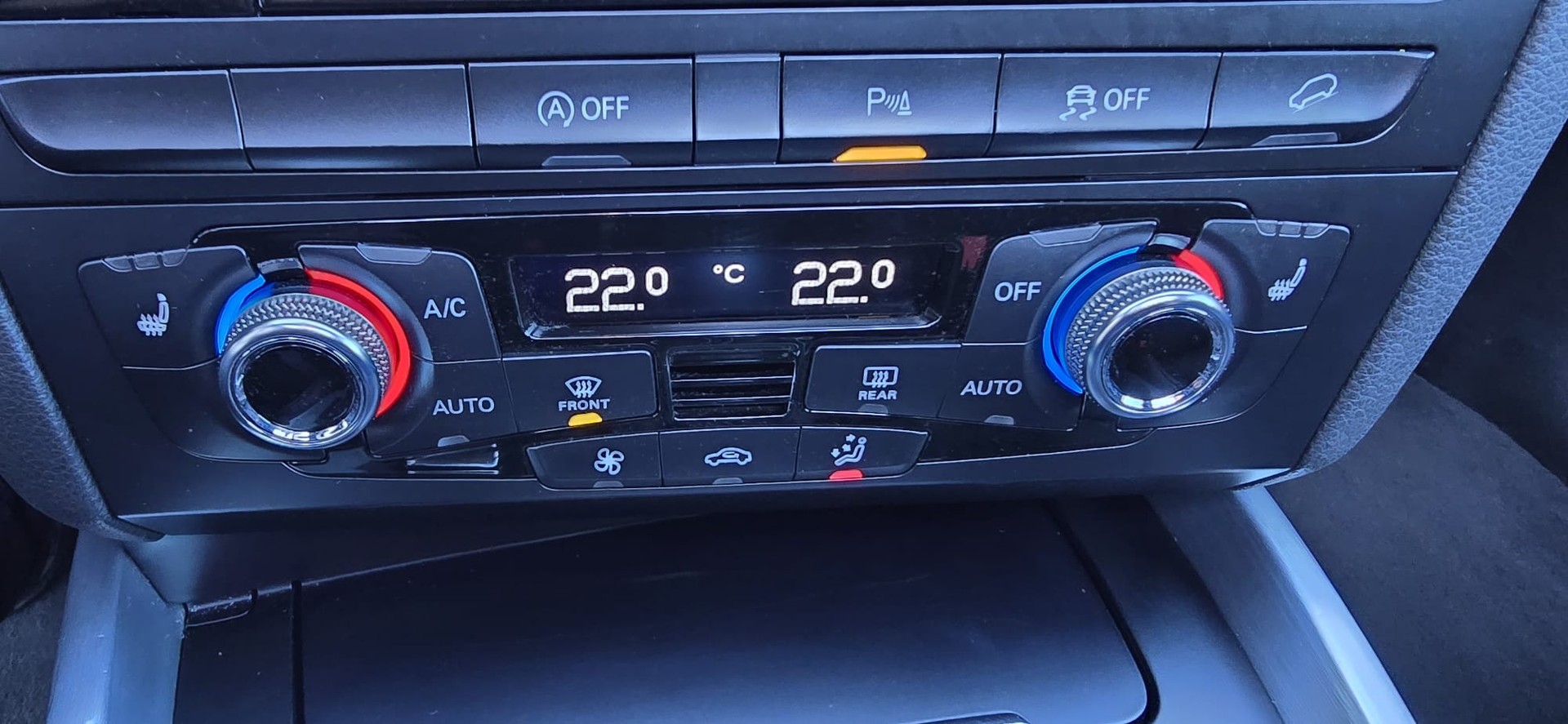 AUDI Q5 2.0 TFSI quattro-image-16