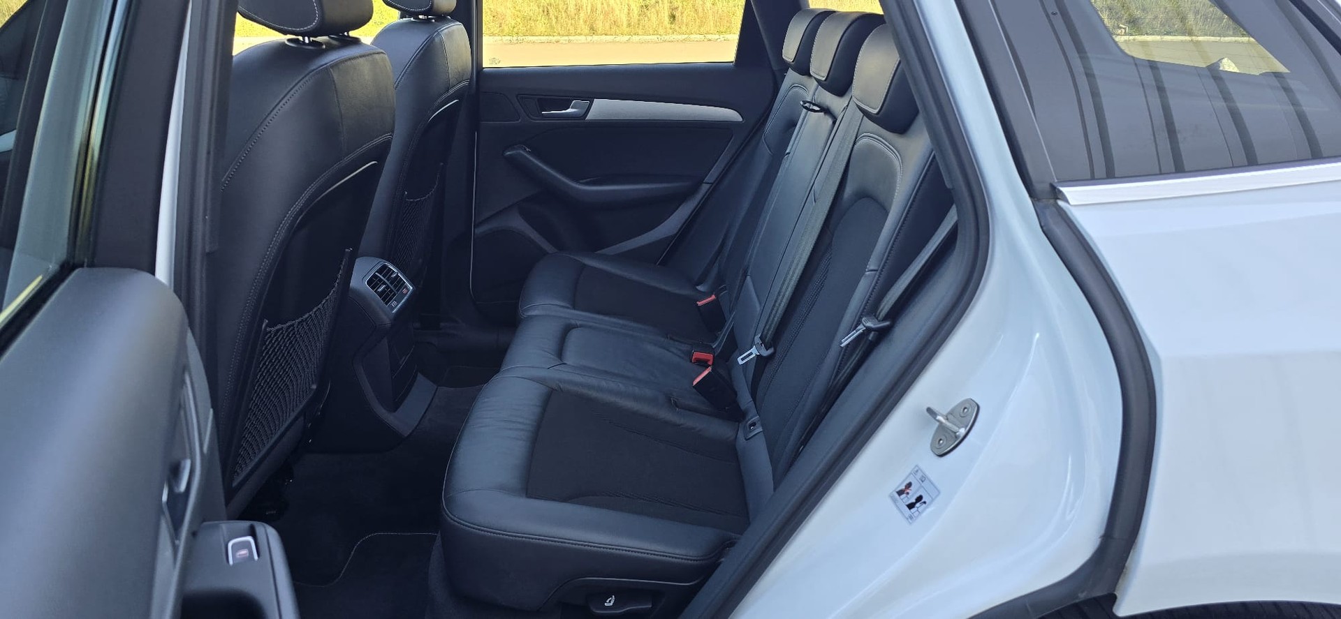 AUDI Q5 2.0 TFSI quattro-image-10