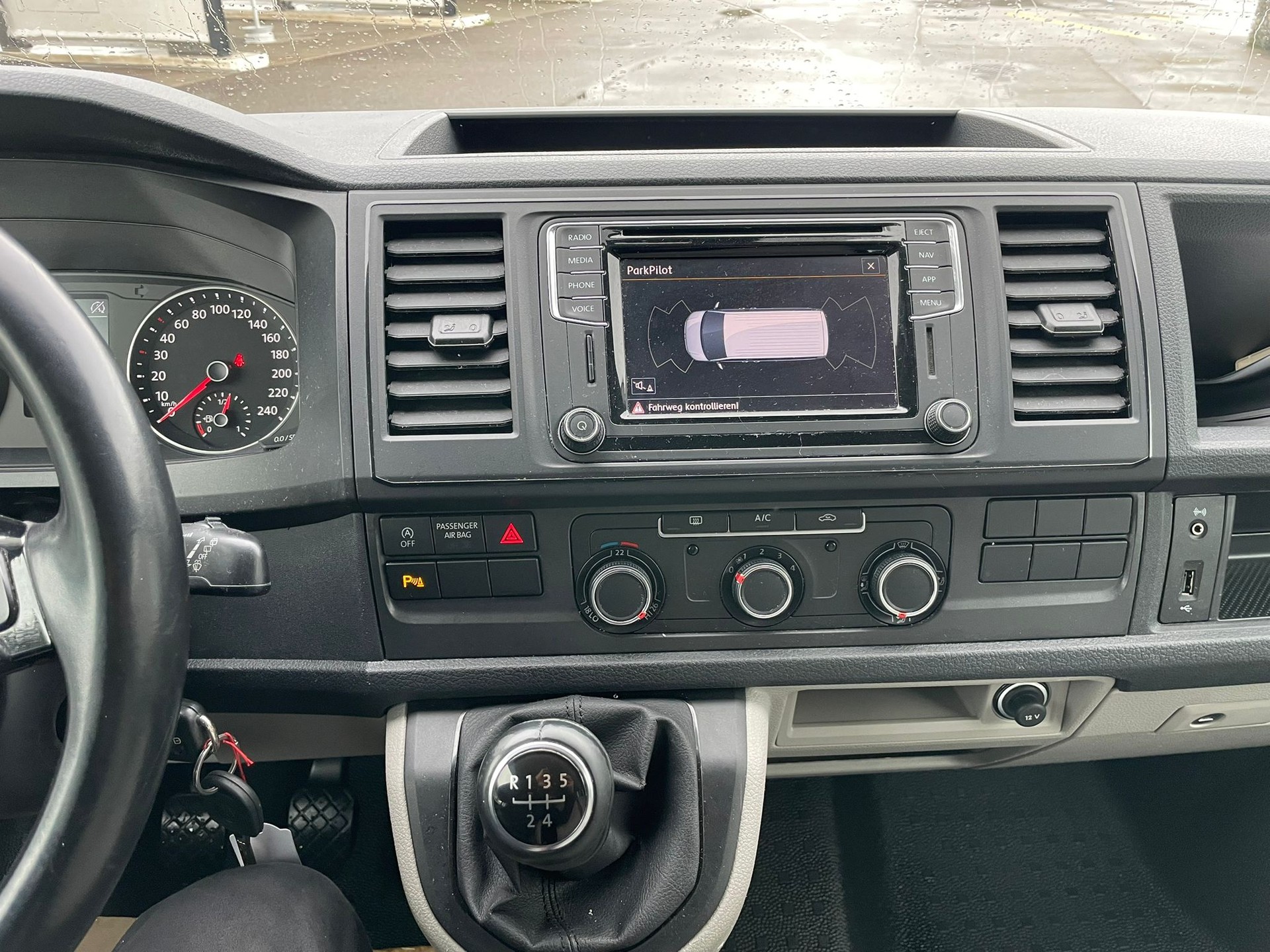 VW T6 2.0 TDI Euro 6-image-11