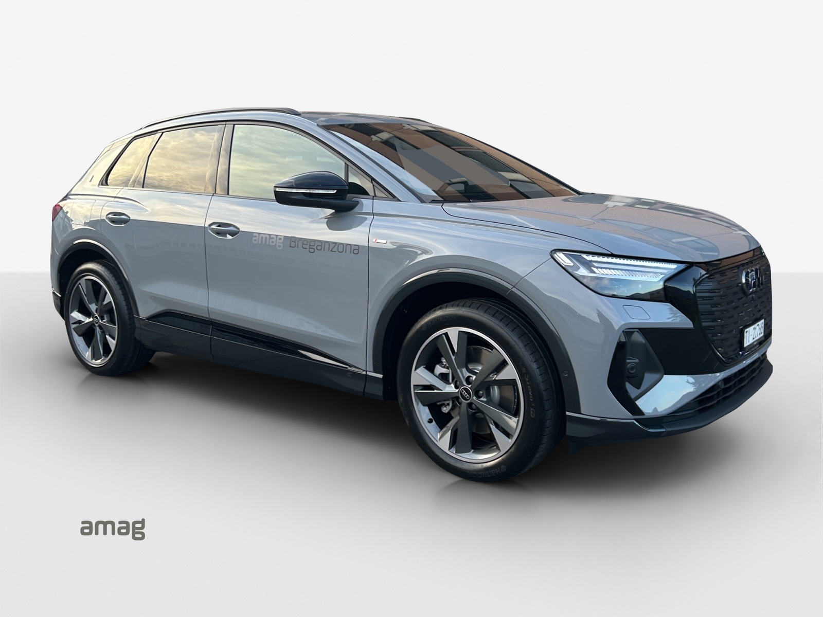 AUDI Q4 e-tron 45 quattro-image-5
