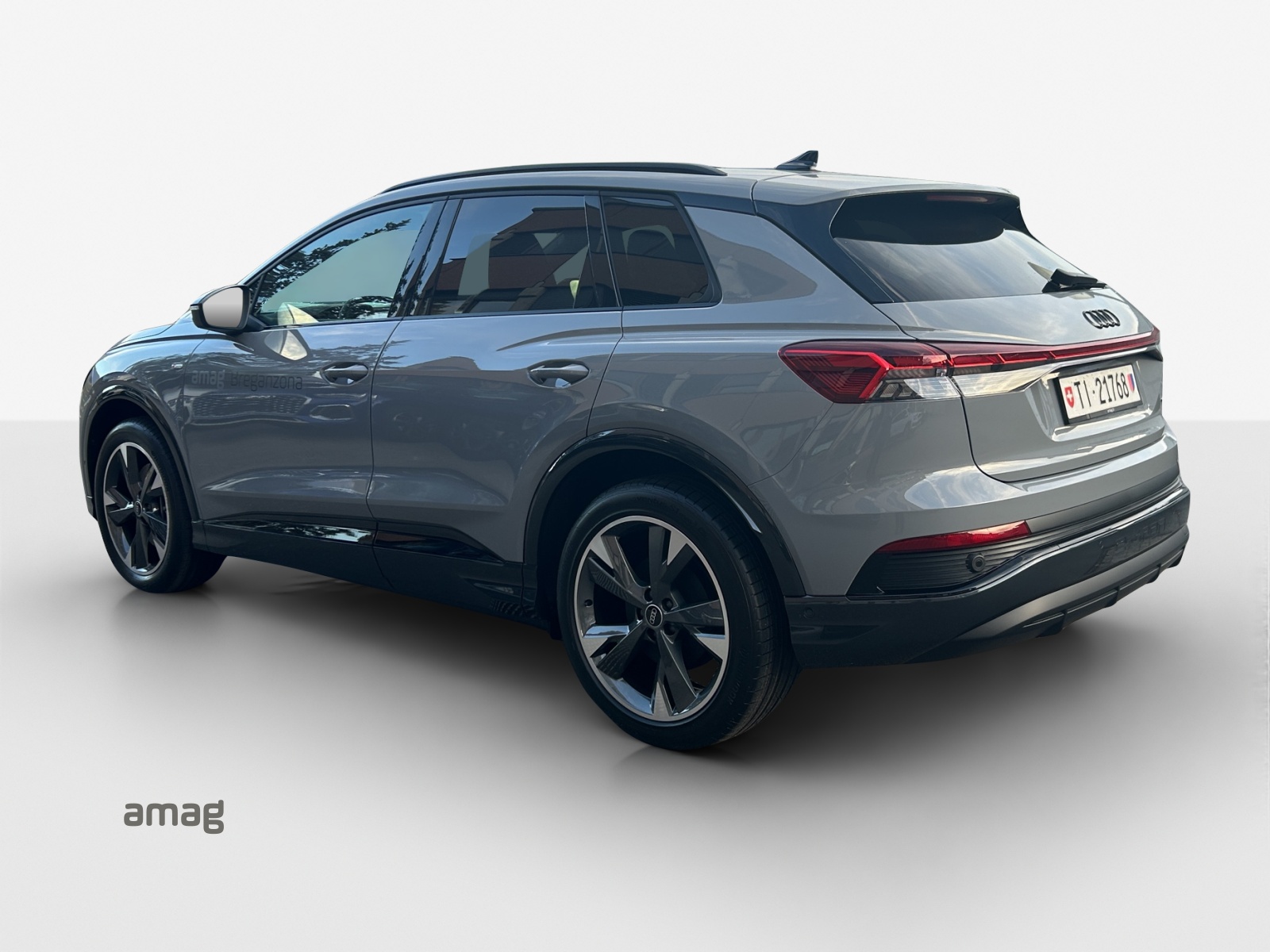 AUDI Q4 e-tron 45 quattro-image-2