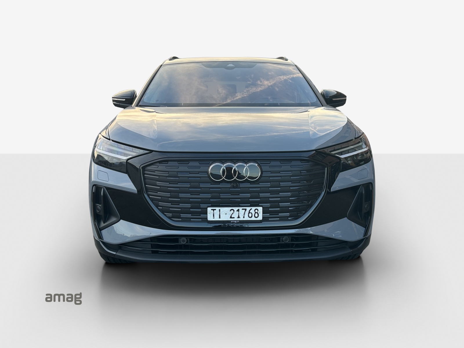 AUDI Q4 e-tron 45 quattro-image-6