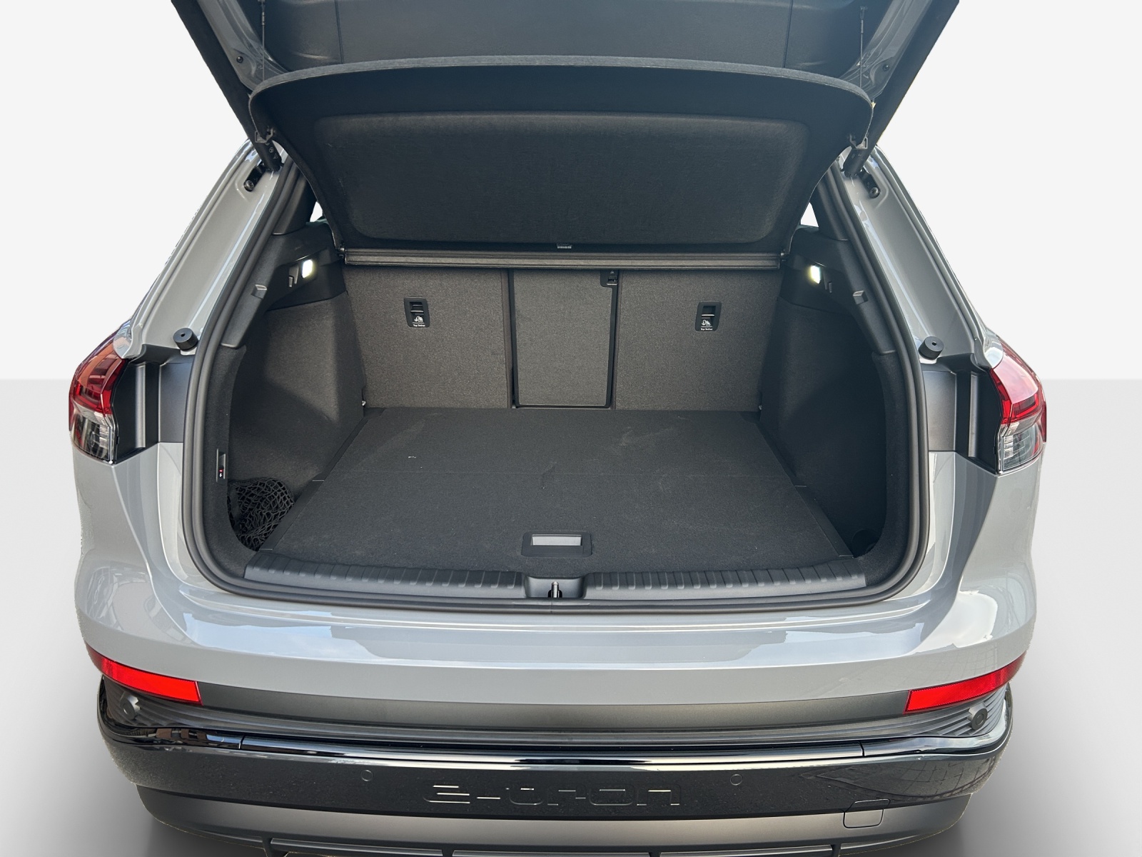 AUDI Q4 e-tron 45 quattro-image-12