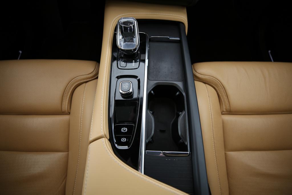 VOLVO XC90 2.0 T8 TE Inscription 7P. eAWD-image-8