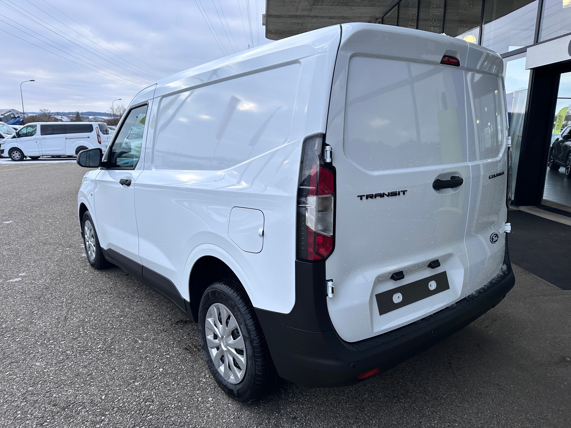 FORD Transit Courier Van 1.0 EcoBoost Trend Automat-image-4