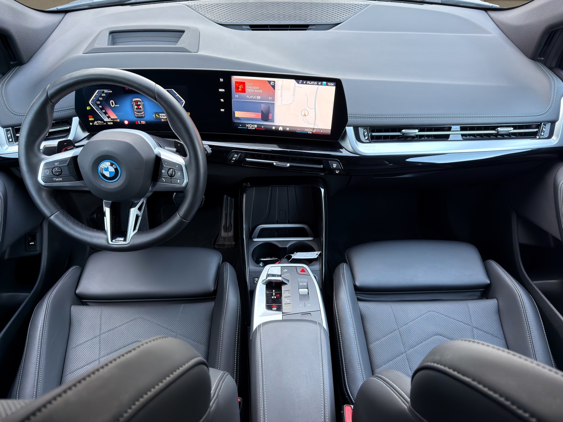 BMW 225e xDrive Active Tourer * M Sport *-image-11